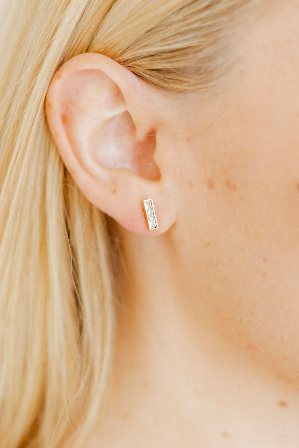 Screwback Stud Earrings - Vega