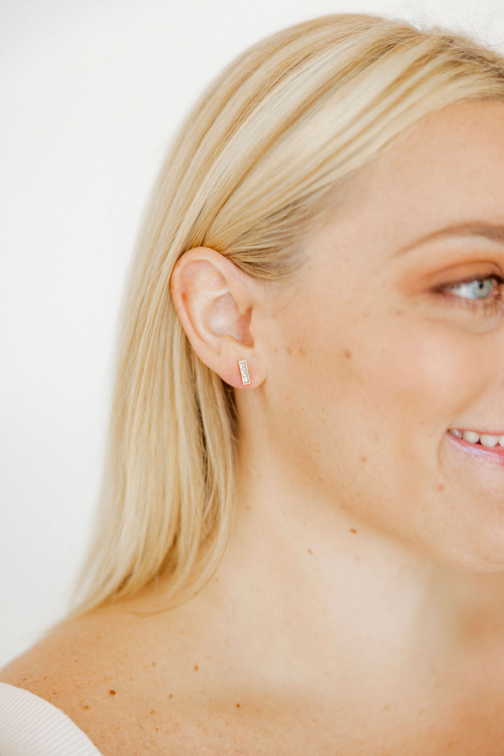Screwback Stud Earrings - Vega