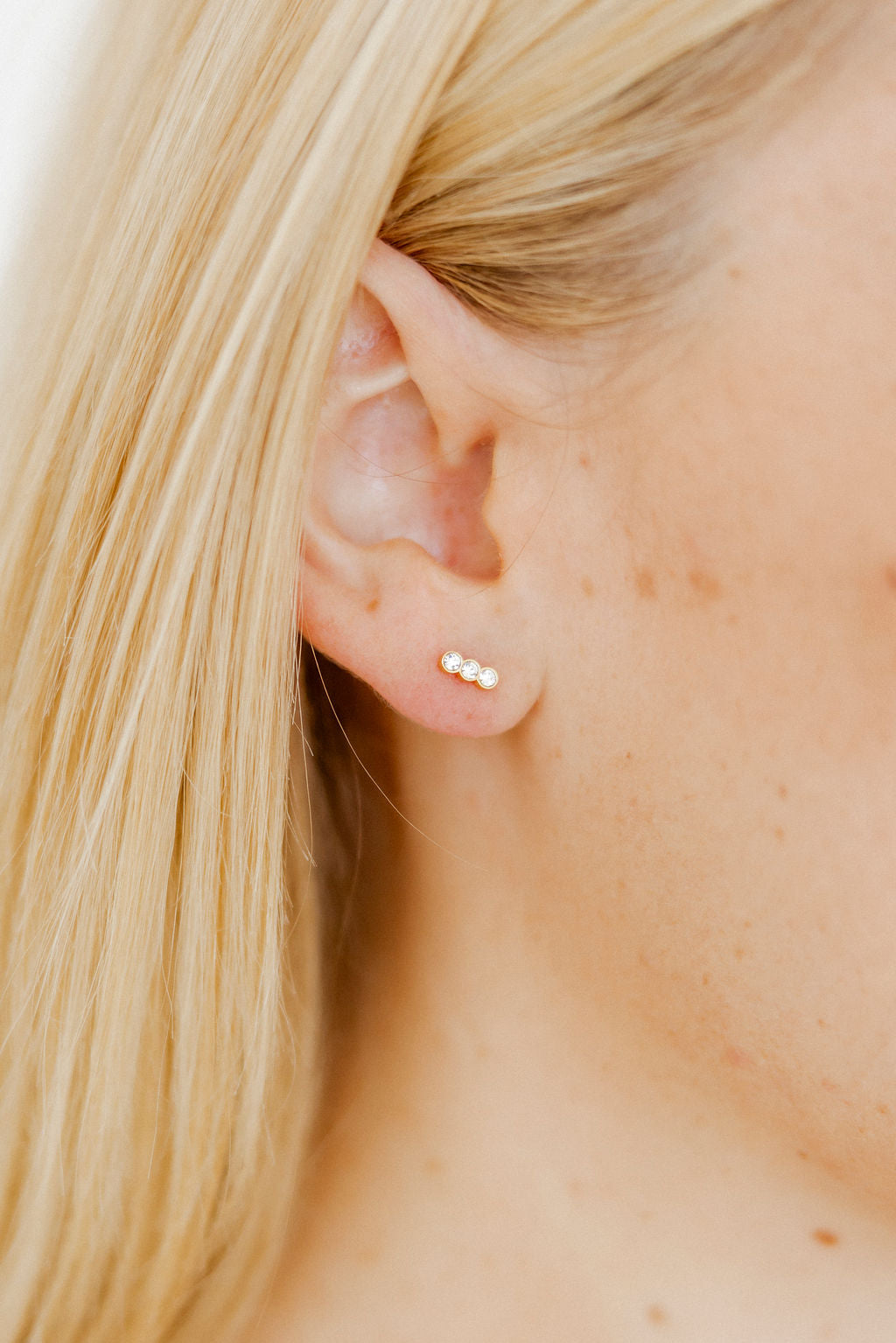 Screwback Stud Earrings - Poppy