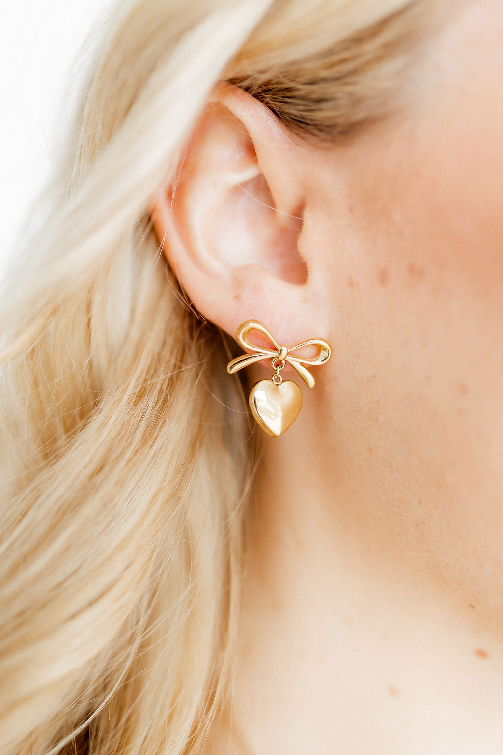Ruthie Bow and Heart Earring - Gold