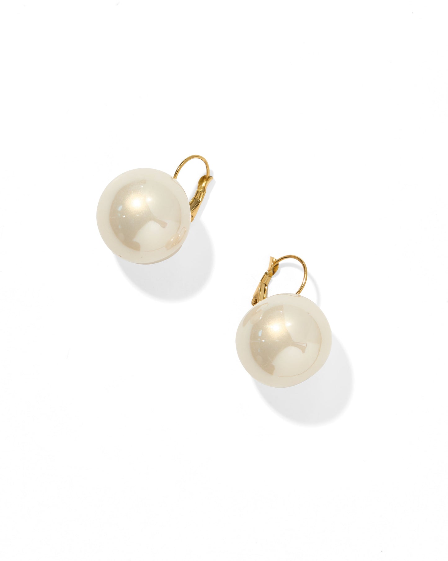 Oversized Pearl Earring