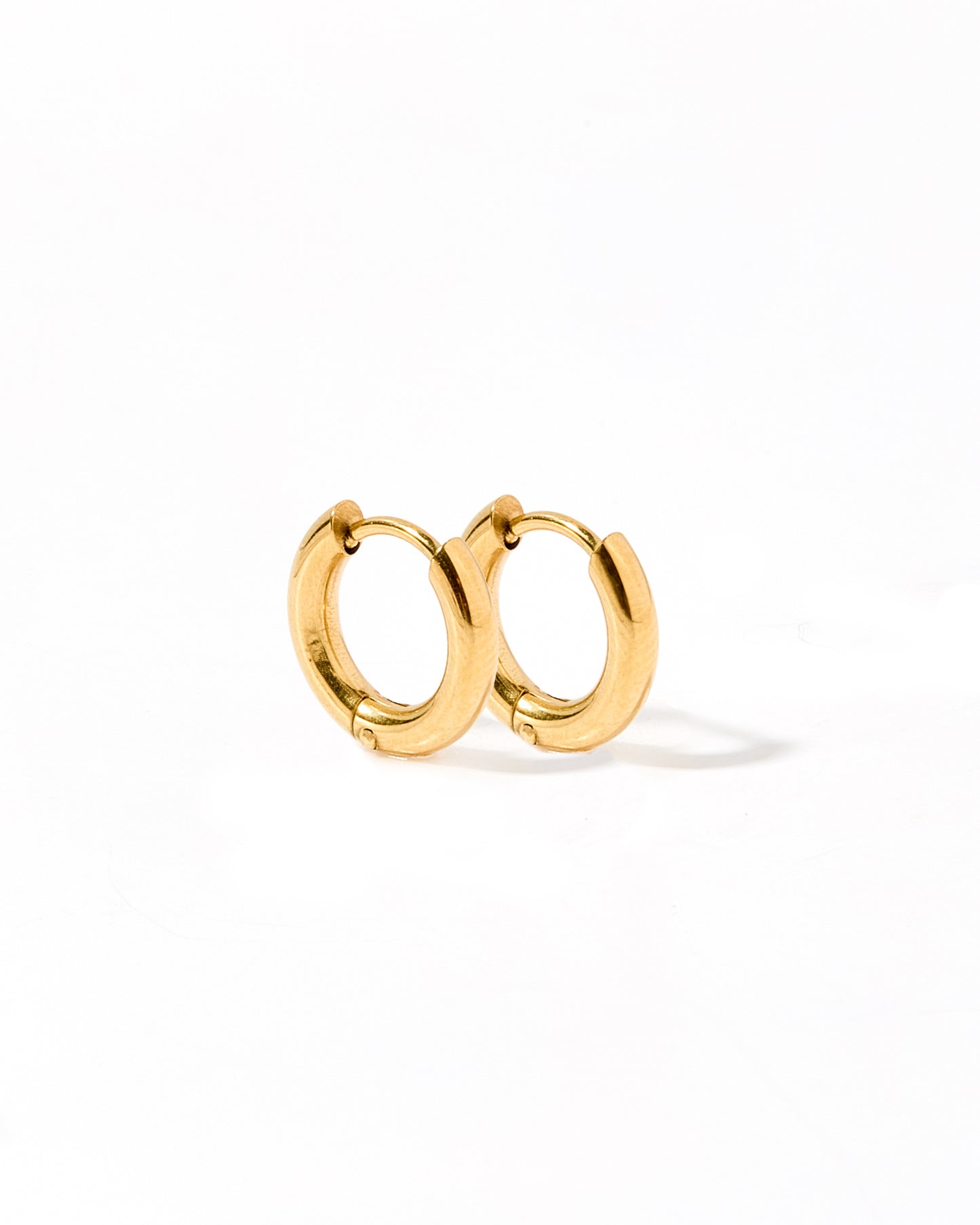 Huggie Earrings - Scarlett Hoop Gold 10mm