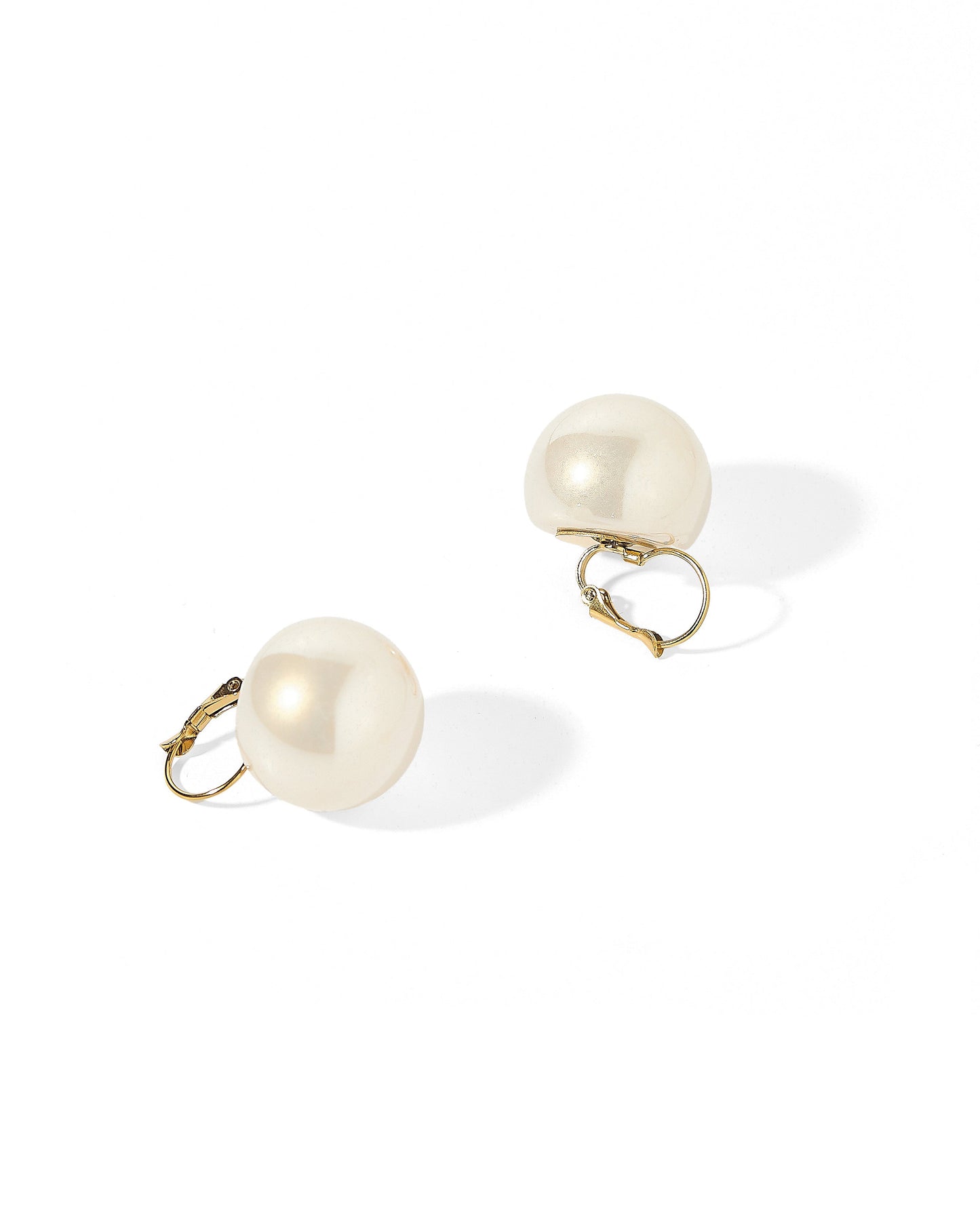Oversized Pearl Earring