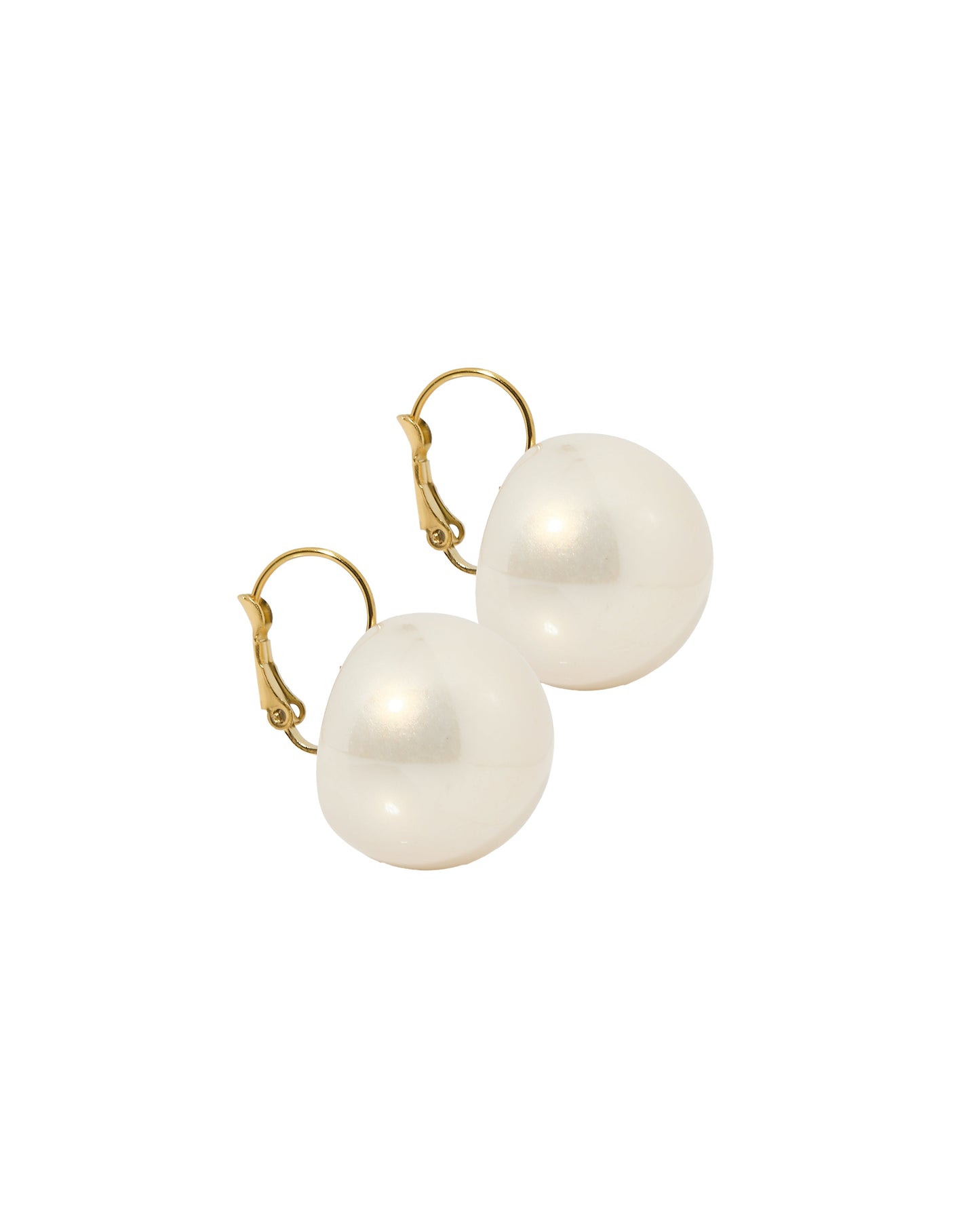 Oversized Pearl Earring