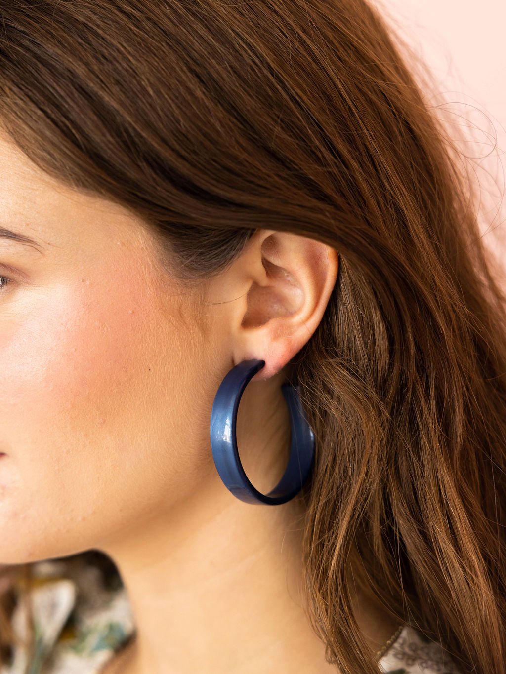 Ashley Medium Hoop Earrings - Navy - Shop LINNY CO