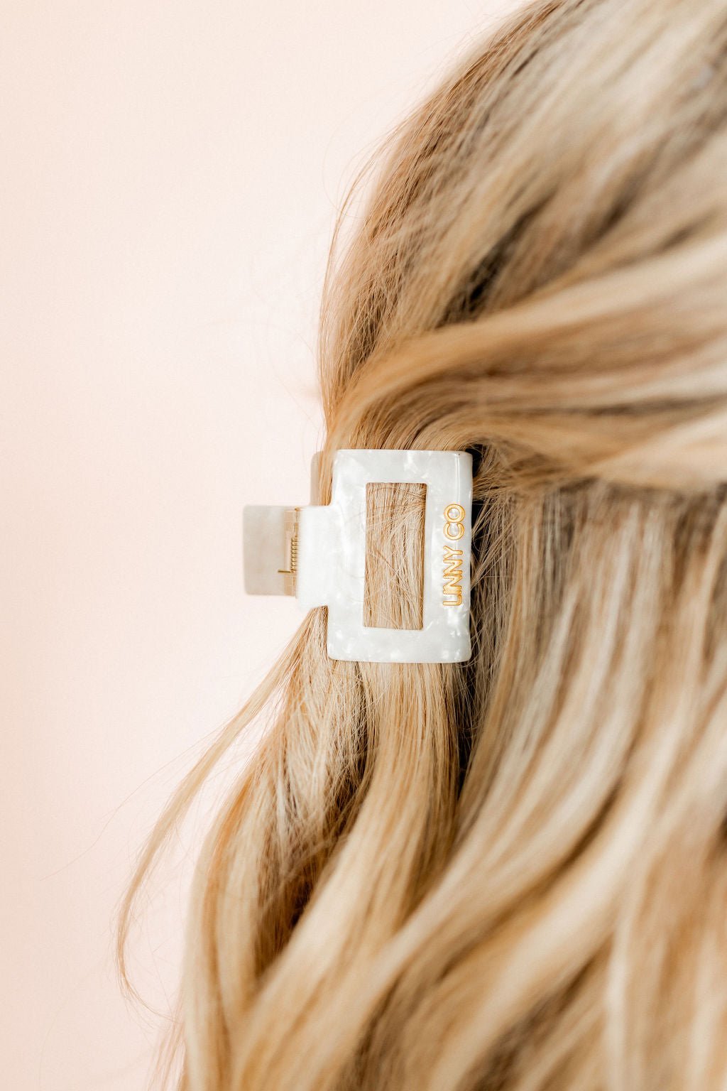 Hair Clip - Bailey Pearl White - Shop LINNY CO