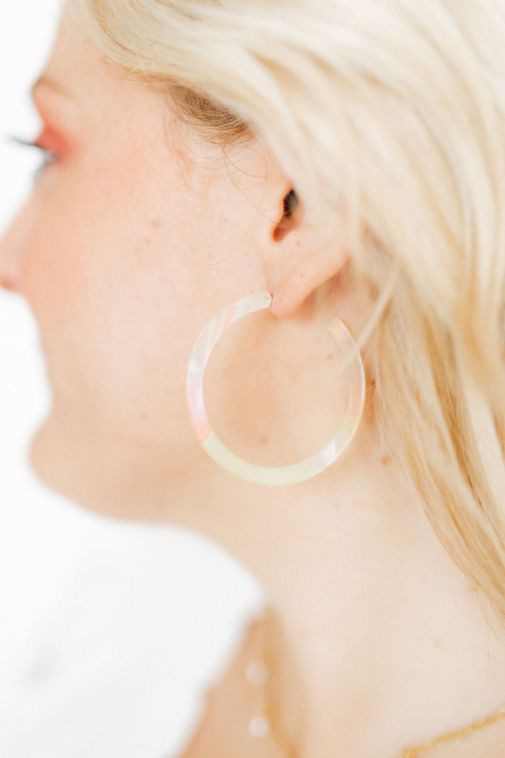 Holly Medium Hoop Earrings - Neon Punch - Shop LINNY CO
