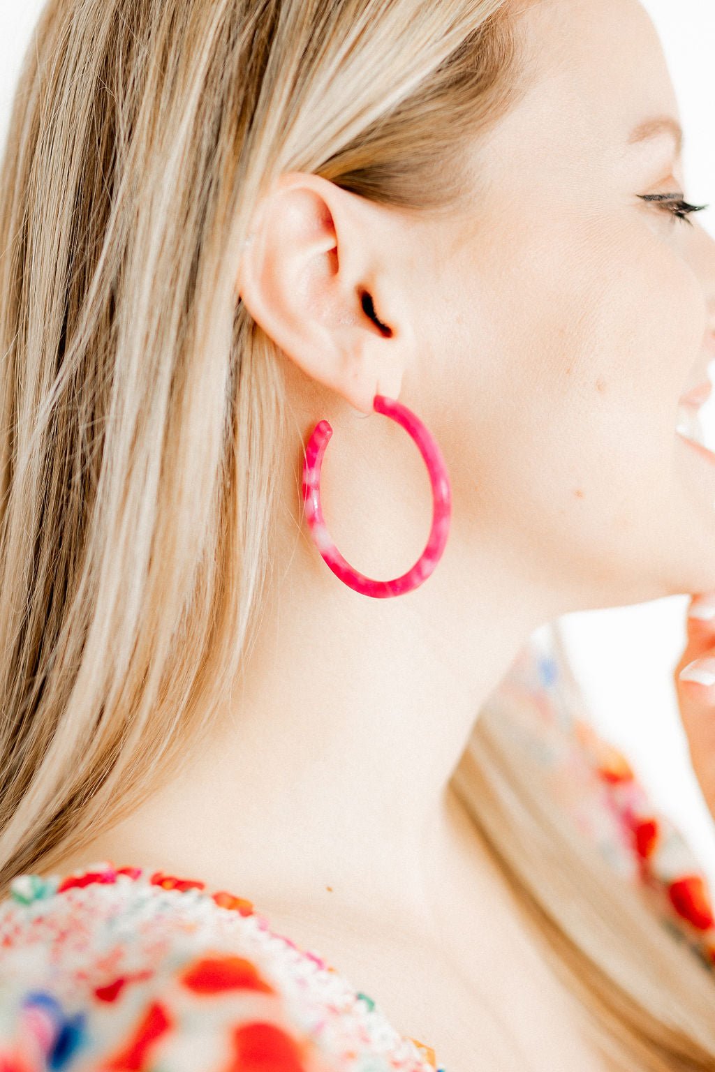 Holly Medium Hoop Earrings - Pink Party Punch - Shop LINNY CO