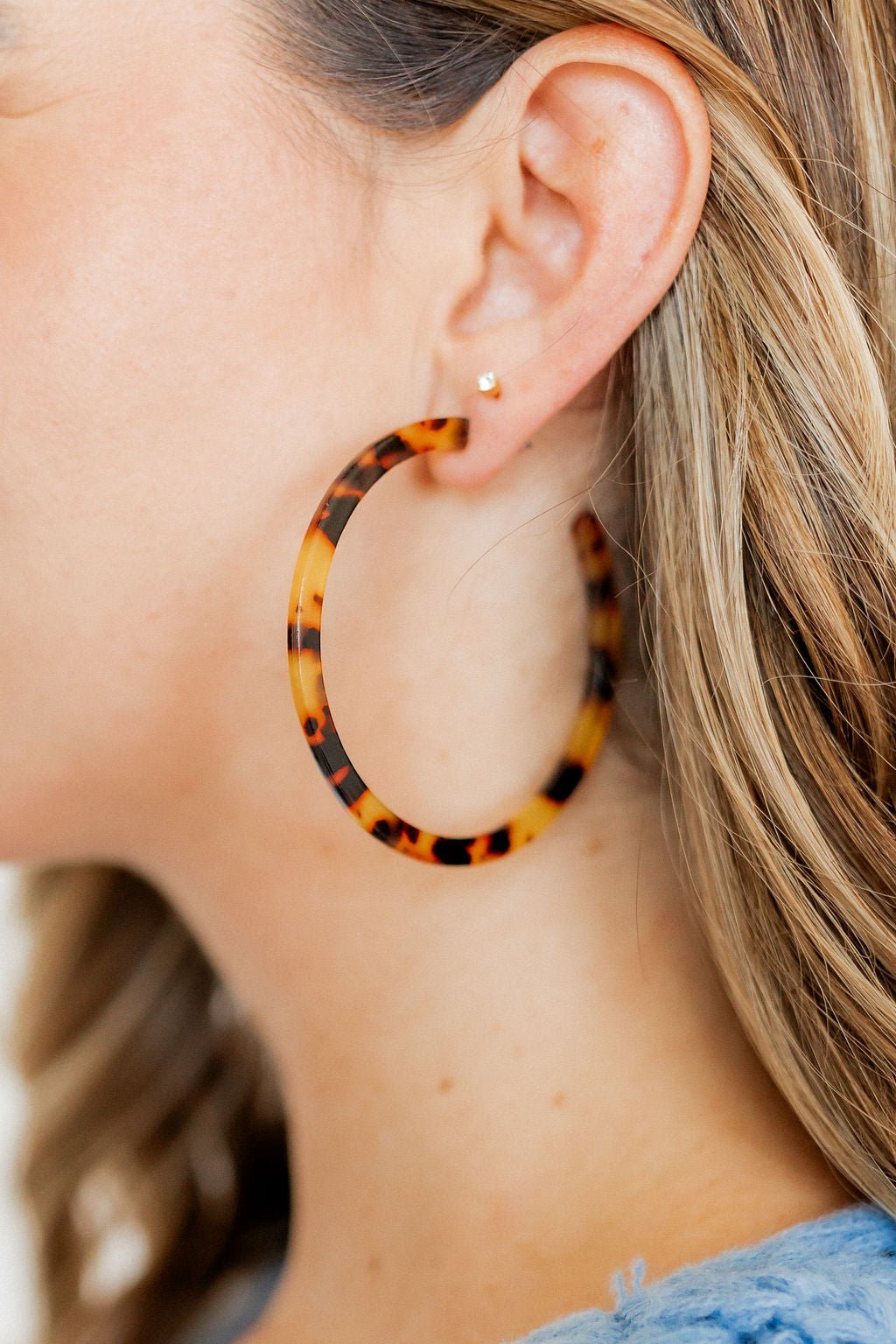 Holly Mega Hoop Earrings - Brown Tortoise - Shop LINNY CO