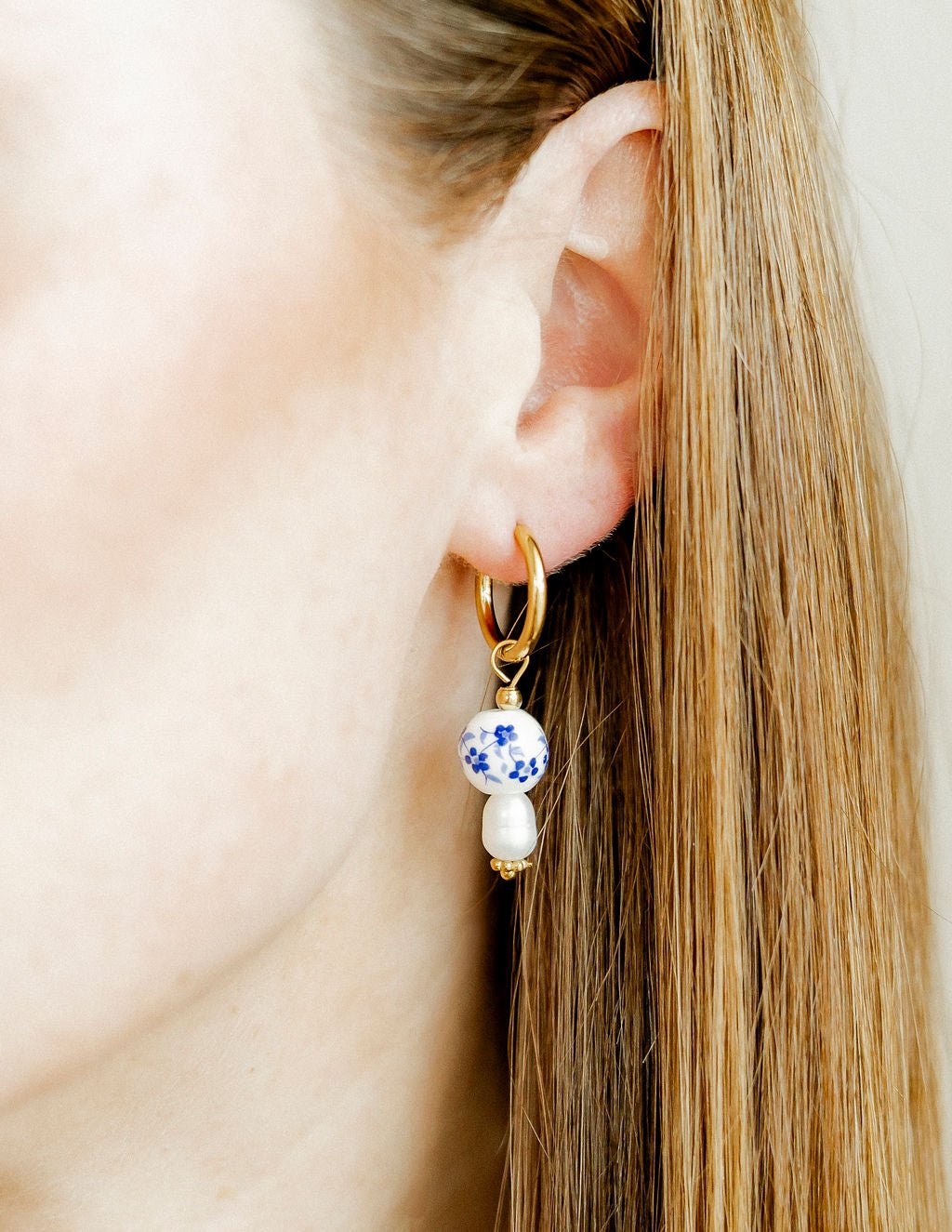 Huggie Charm Earrings - Beverly - Shop LINNY CO