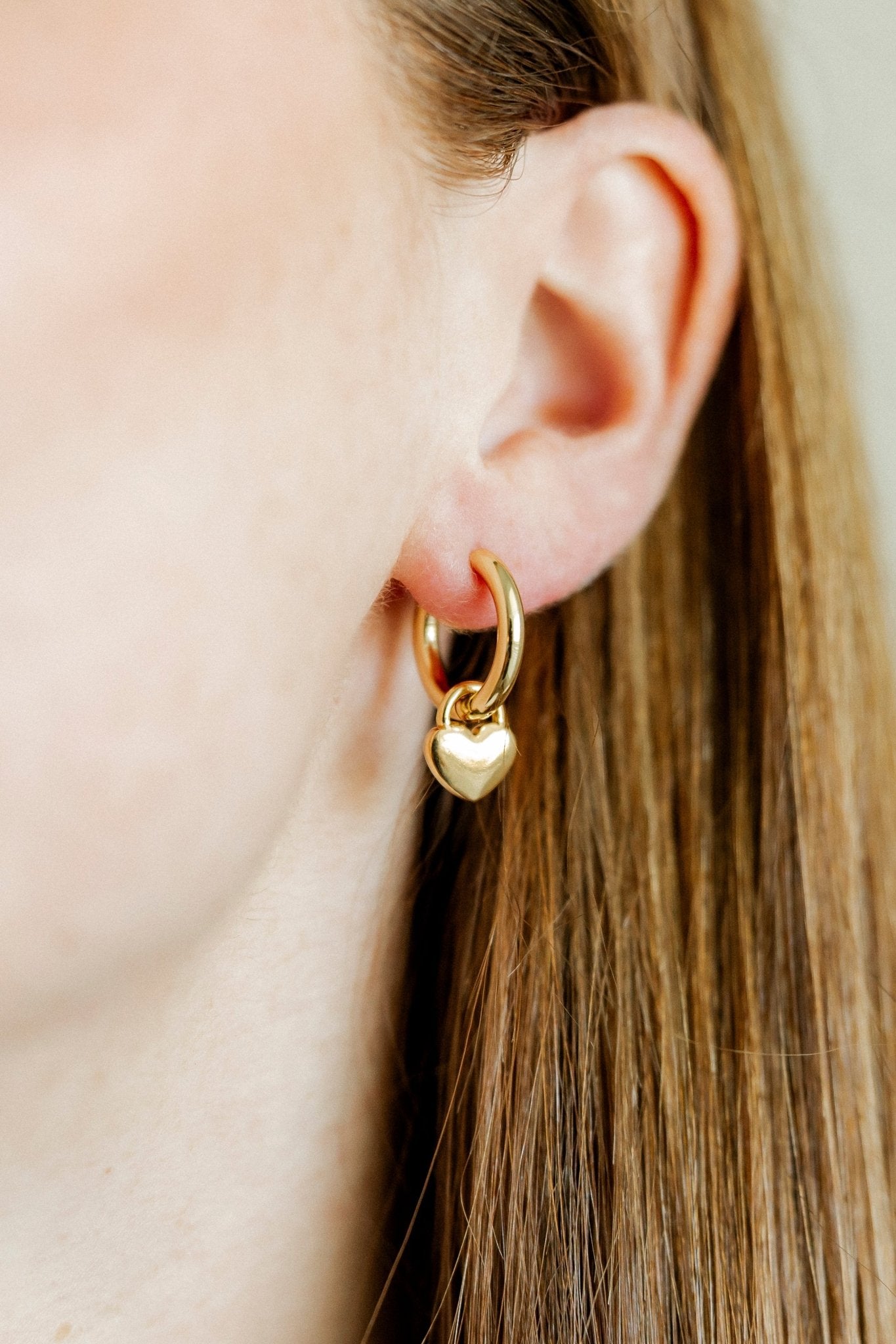 Huggie Charm Earrings - Dakota Heart - Shop LINNY CO