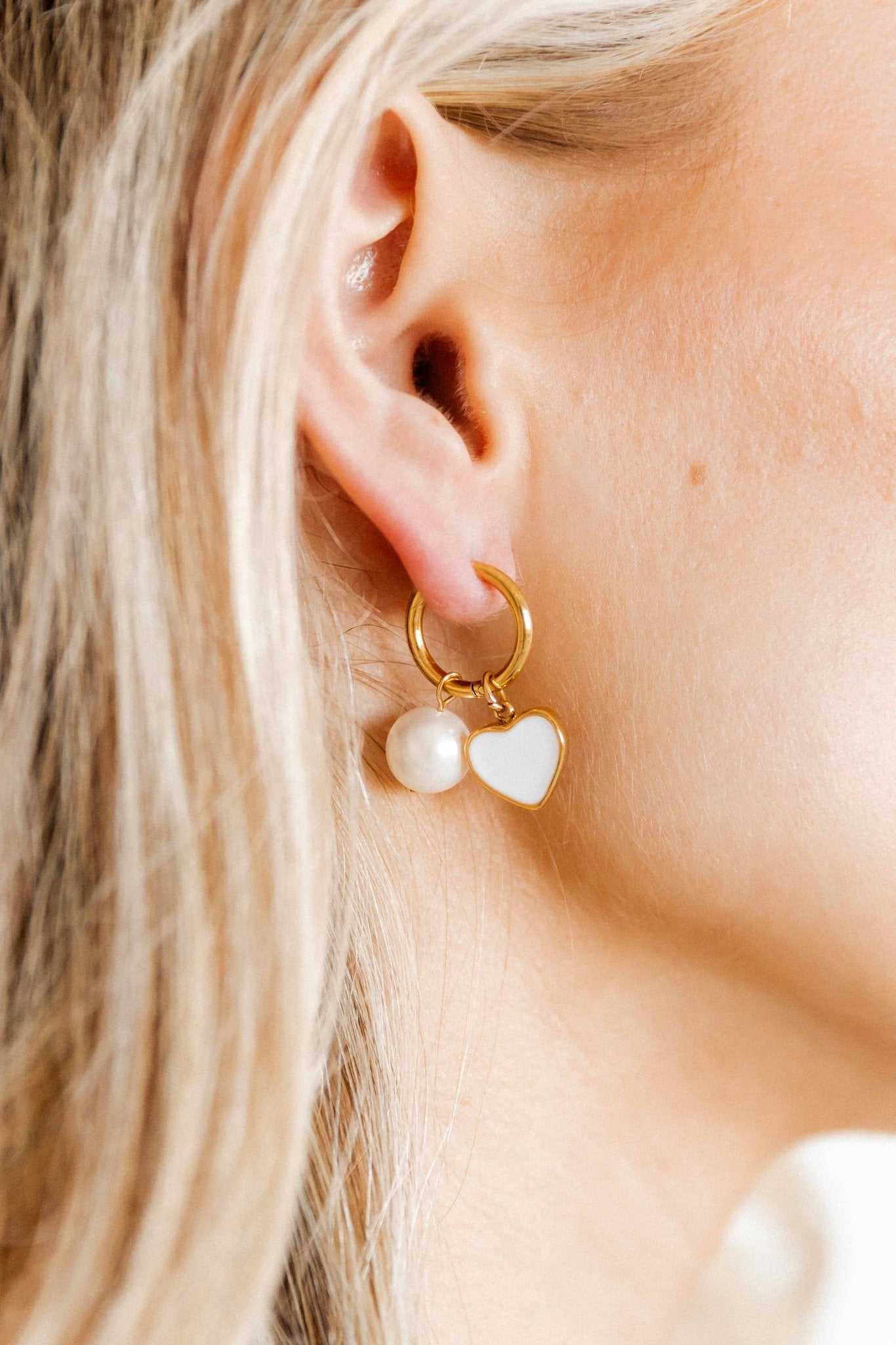 Huggie Charm Earrings - Hillary Heart Gold - Shop LINNY CO