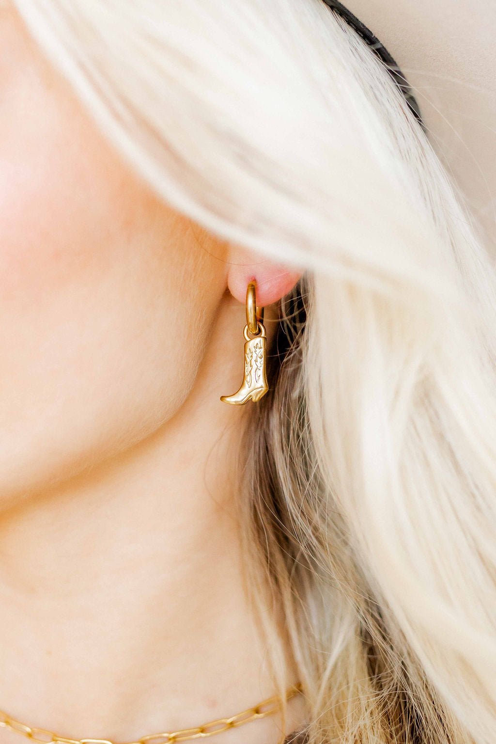Huggie Charm Earrings - Luca Boot Gold - Shop LINNY CO