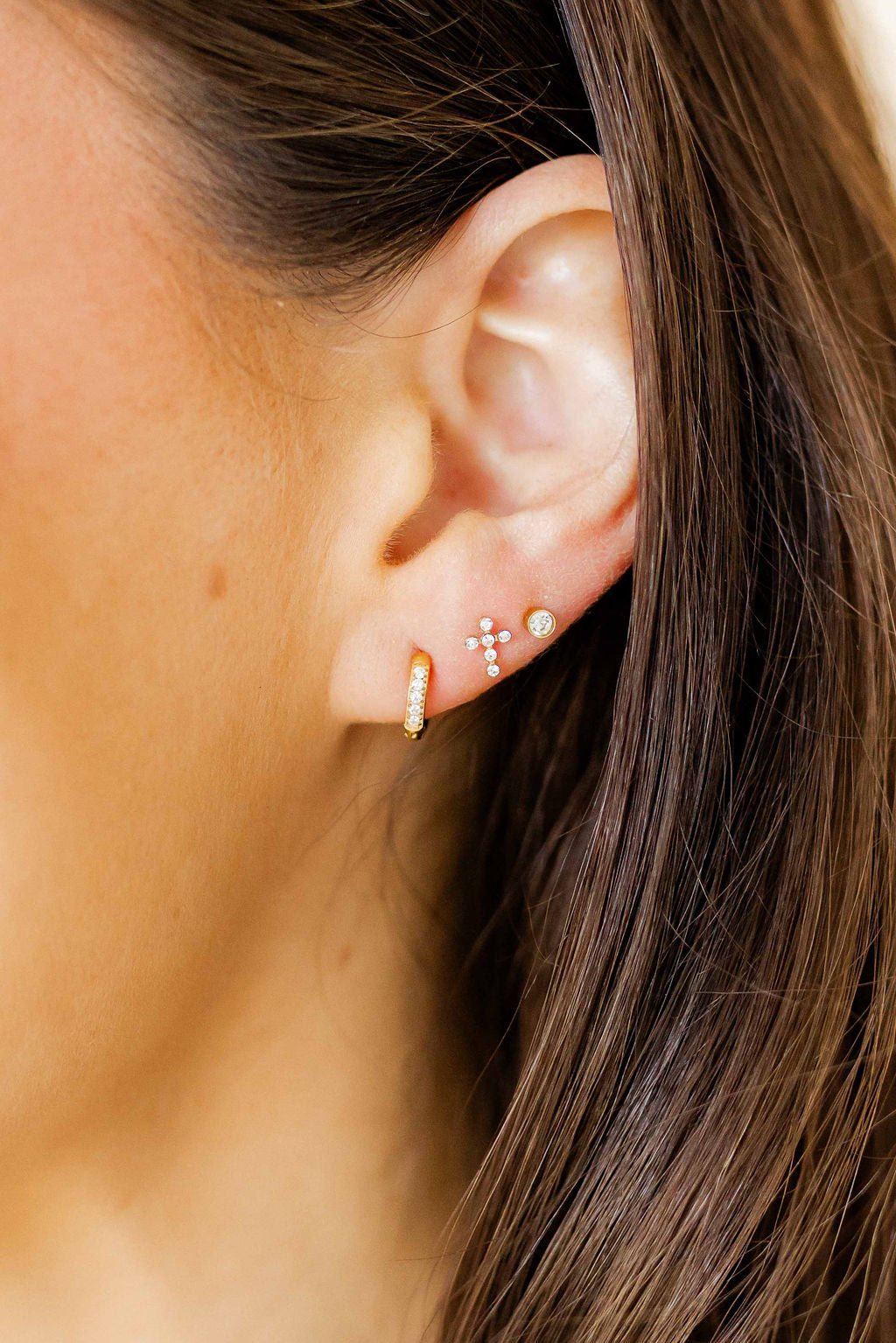 Huggie Earrings - Scarlett Hoop Gold 8mm CZ - Shop LINNY CO