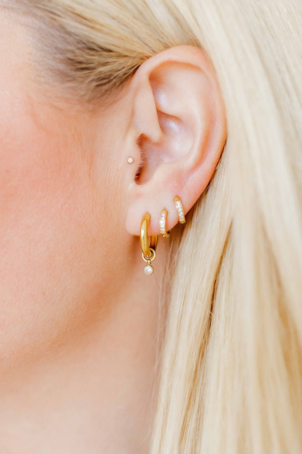 Huggie Earrings - Scarlett Hoop Gold 8mm CZ - Shop LINNY CO