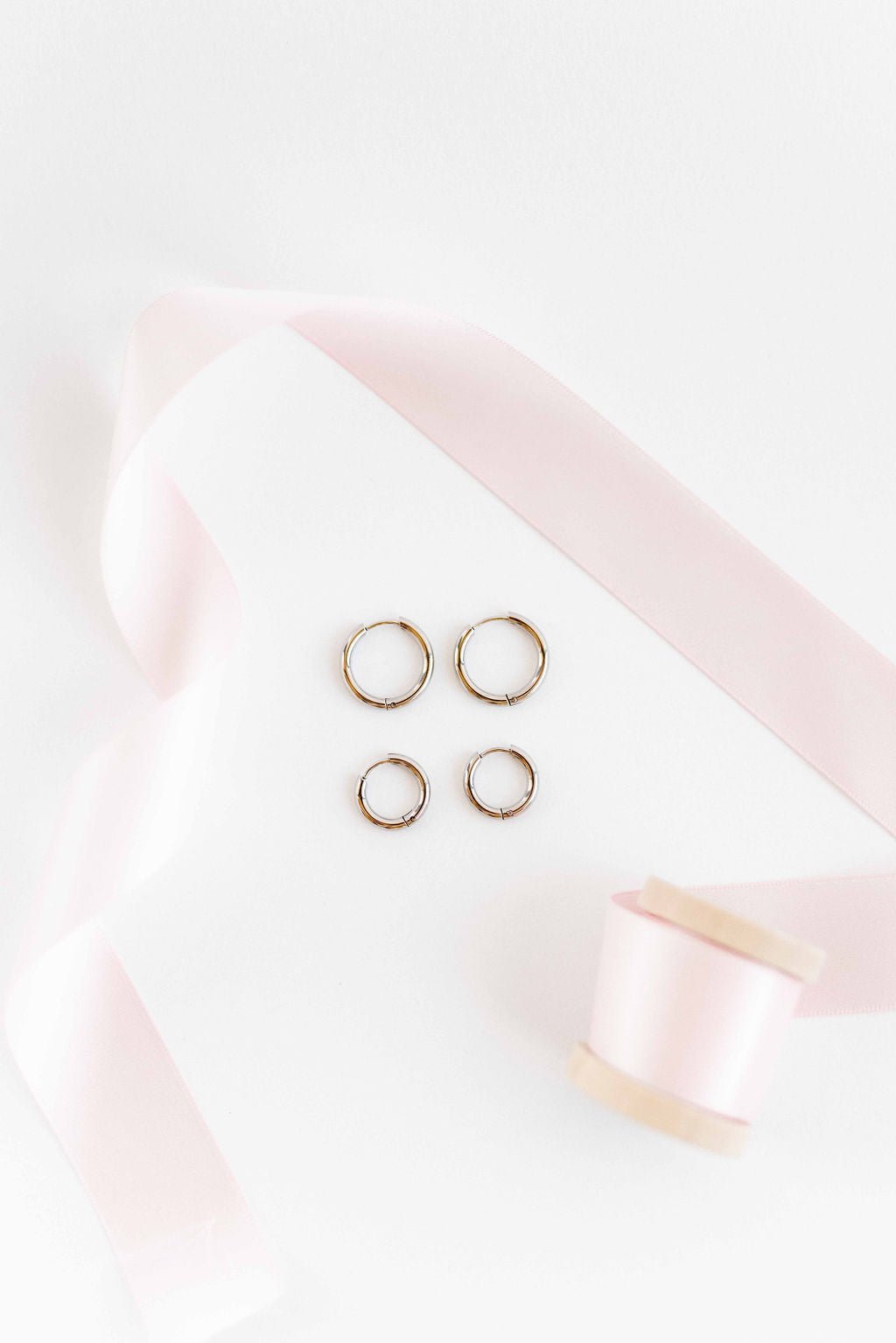 Huggie Earrings - Scarlett Hoop Silver 14mm - Shop LINNY CO
