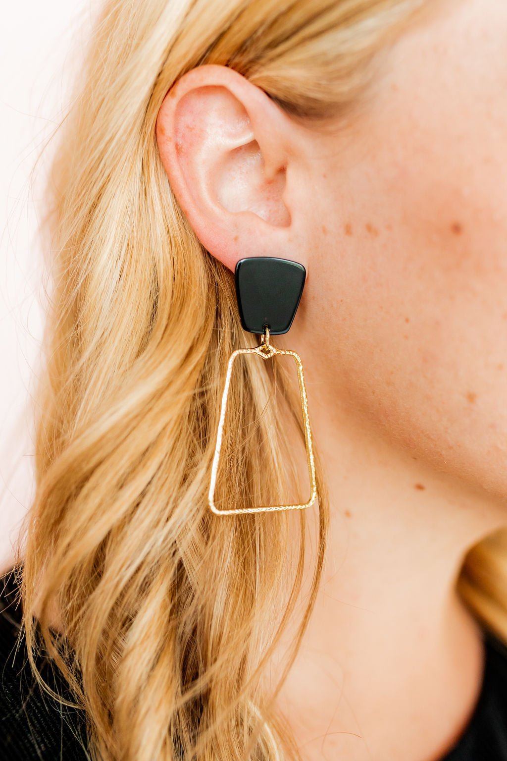 Kaelyn Statement Earrings - True Black and Gold - Shop LINNY CO
