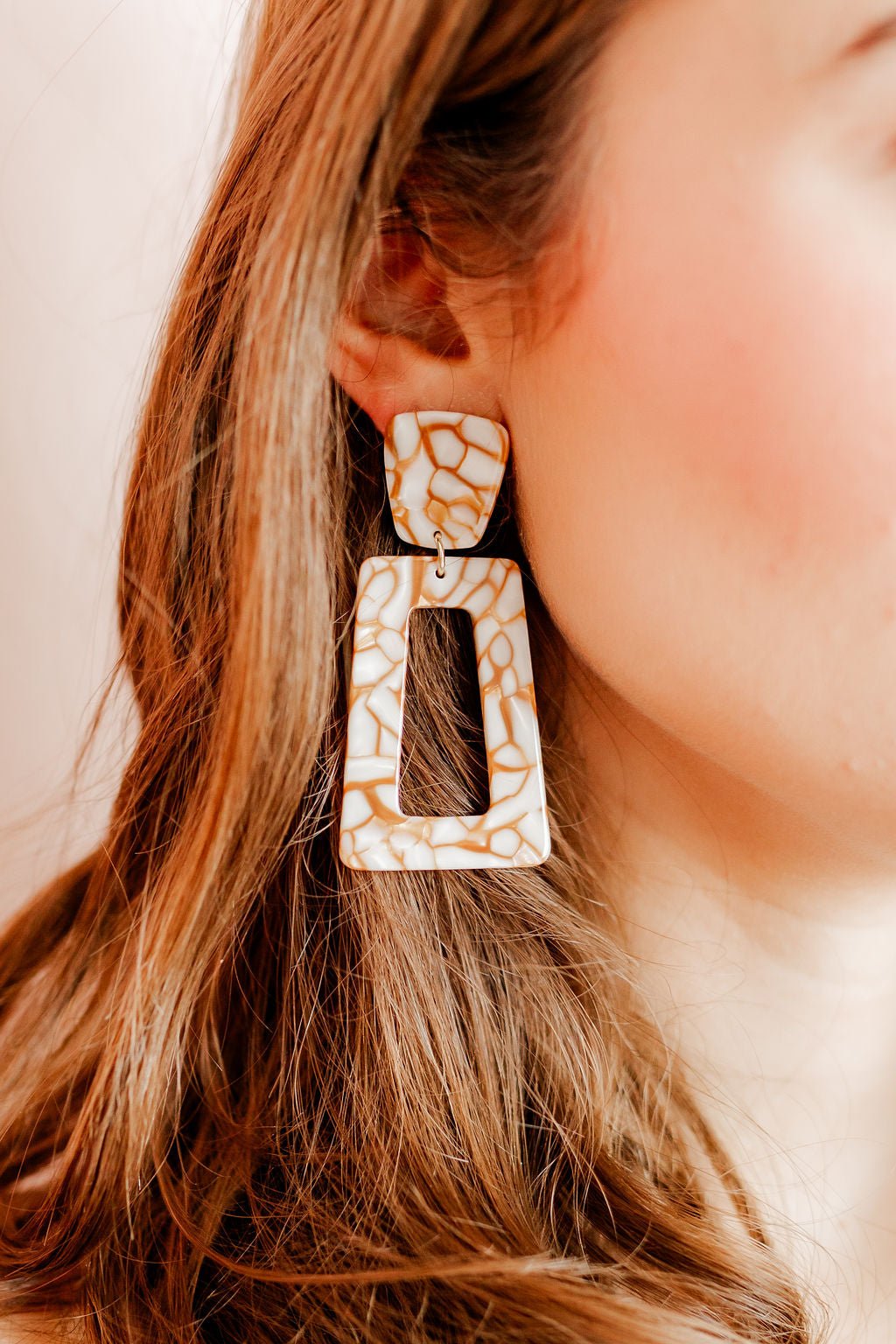 Kennedy Statement Earrings - Desert Sand - Shop LINNY CO