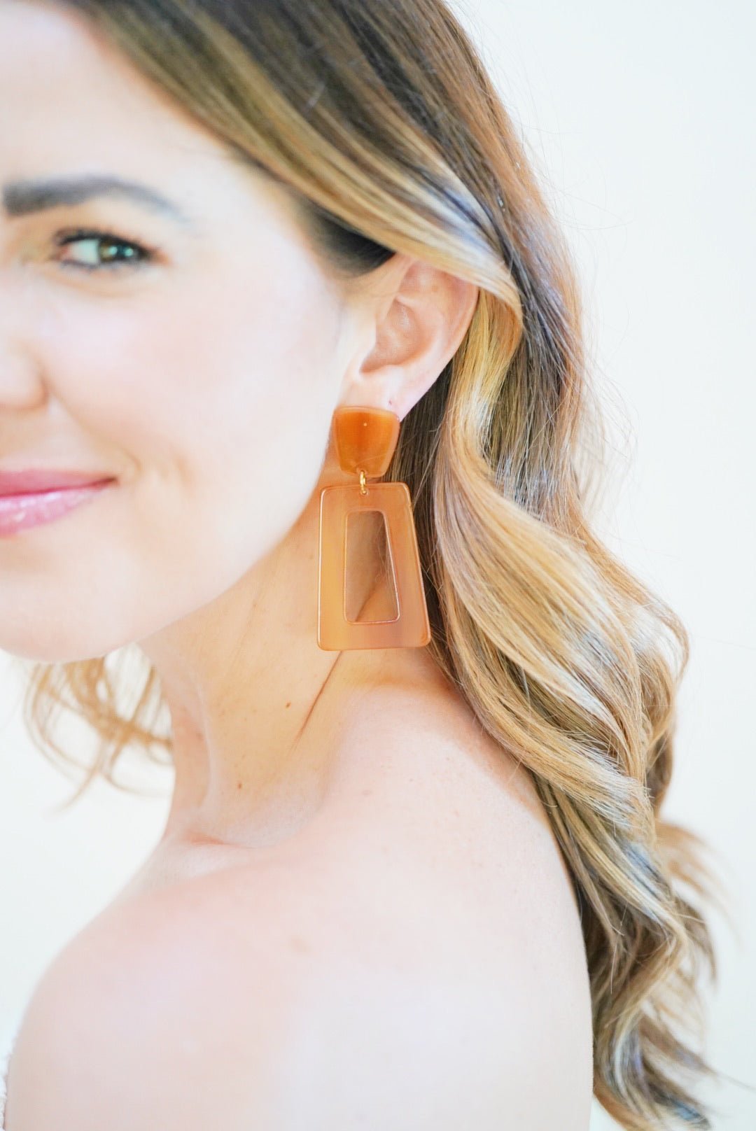 Kennedy Statement Earrings - Honey - Shop LINNY CO