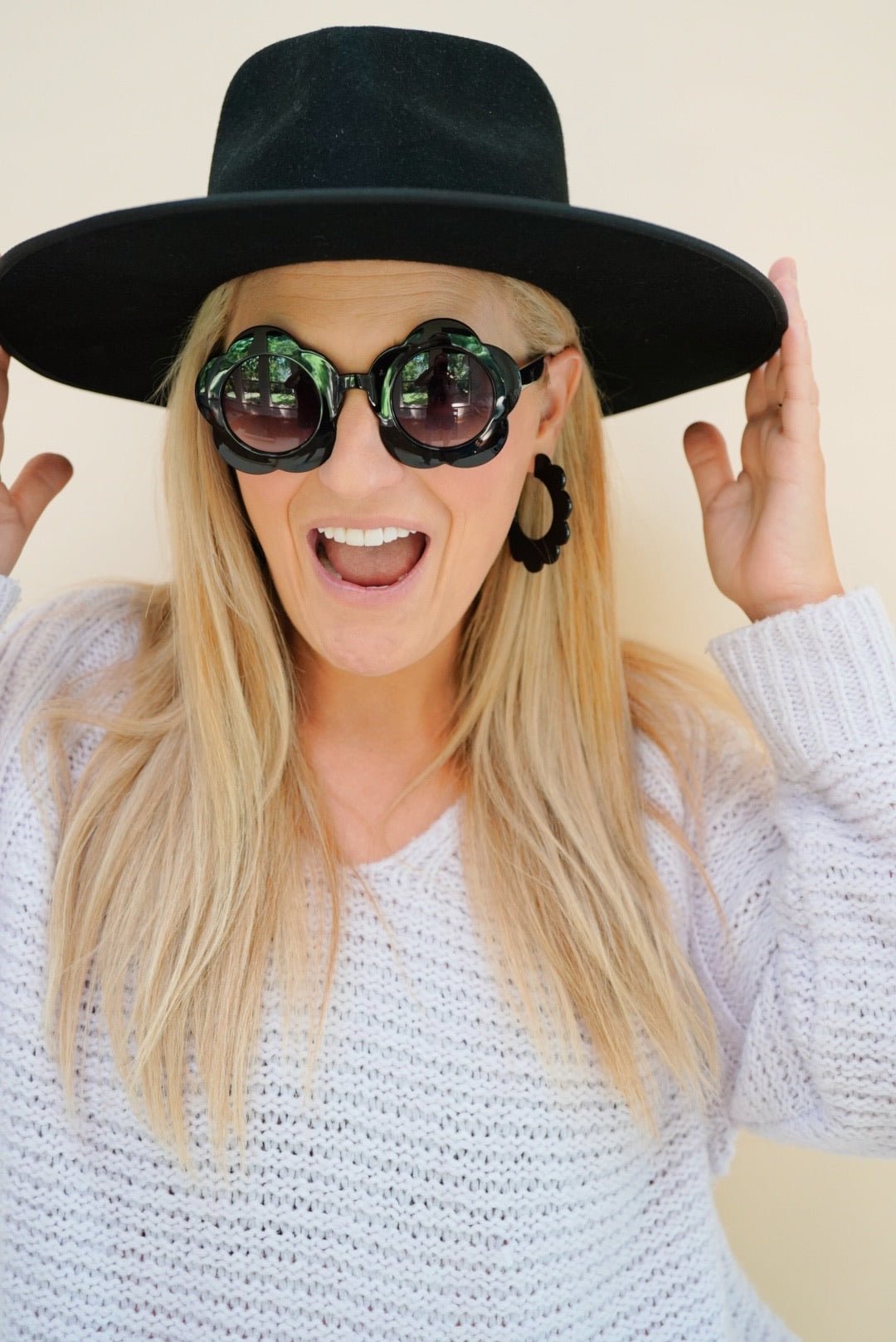 Margo Scallop Hoop Earrings - True Black - Shop LINNY CO