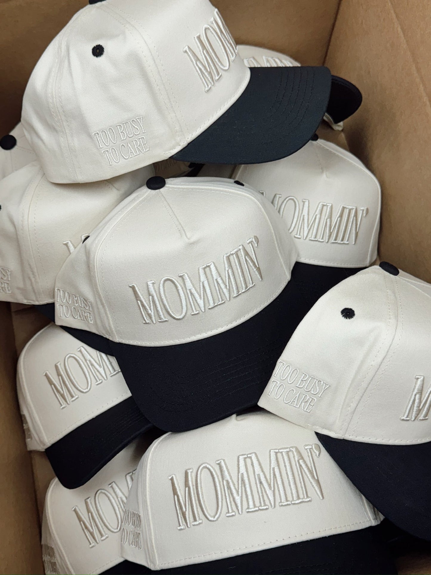 Mommin' - Vintage Trucker Hat - Shop LINNY CO
