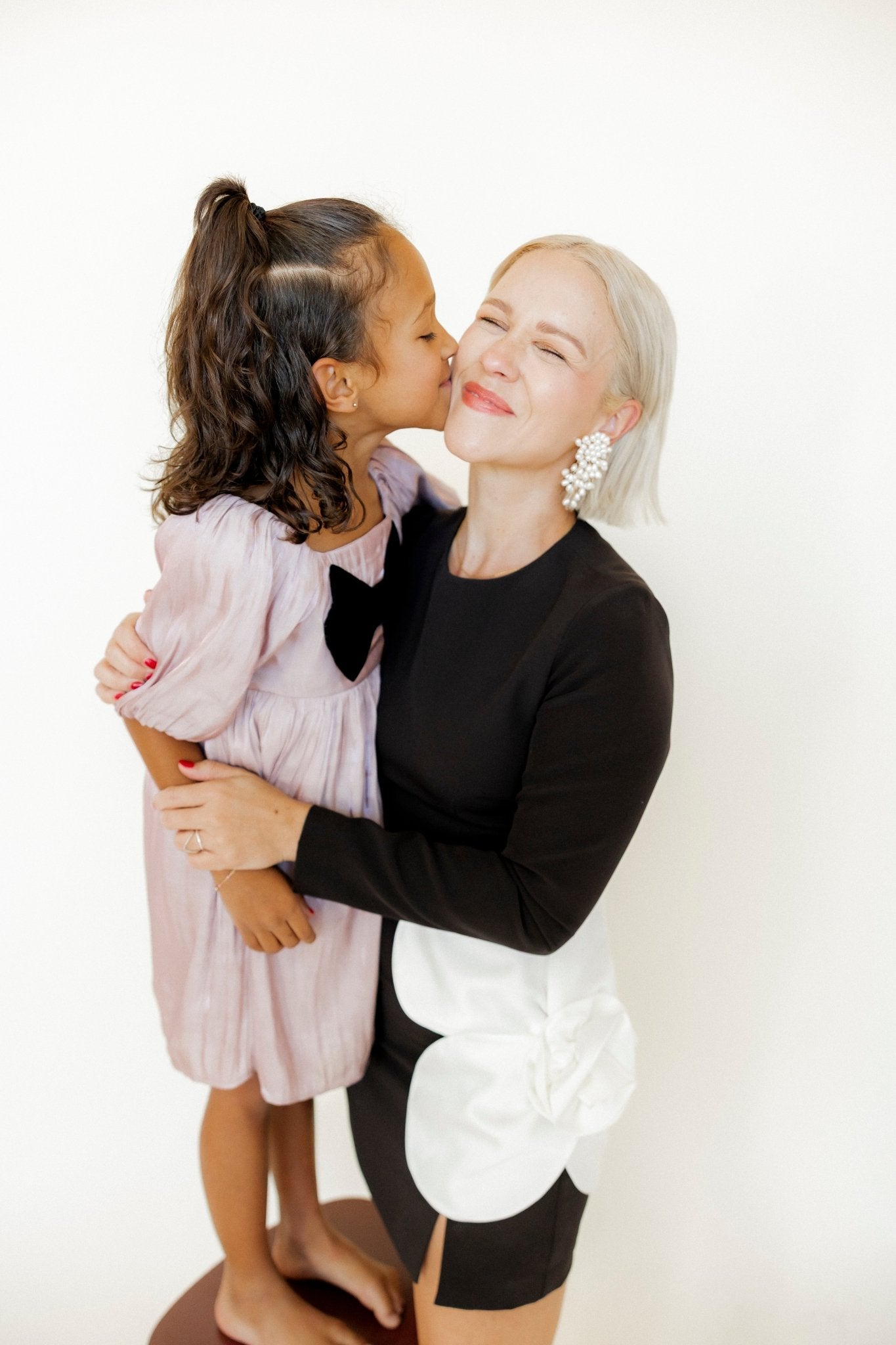 Screwback Stud Earrings - Evelyn Gold - Shop LINNY CO