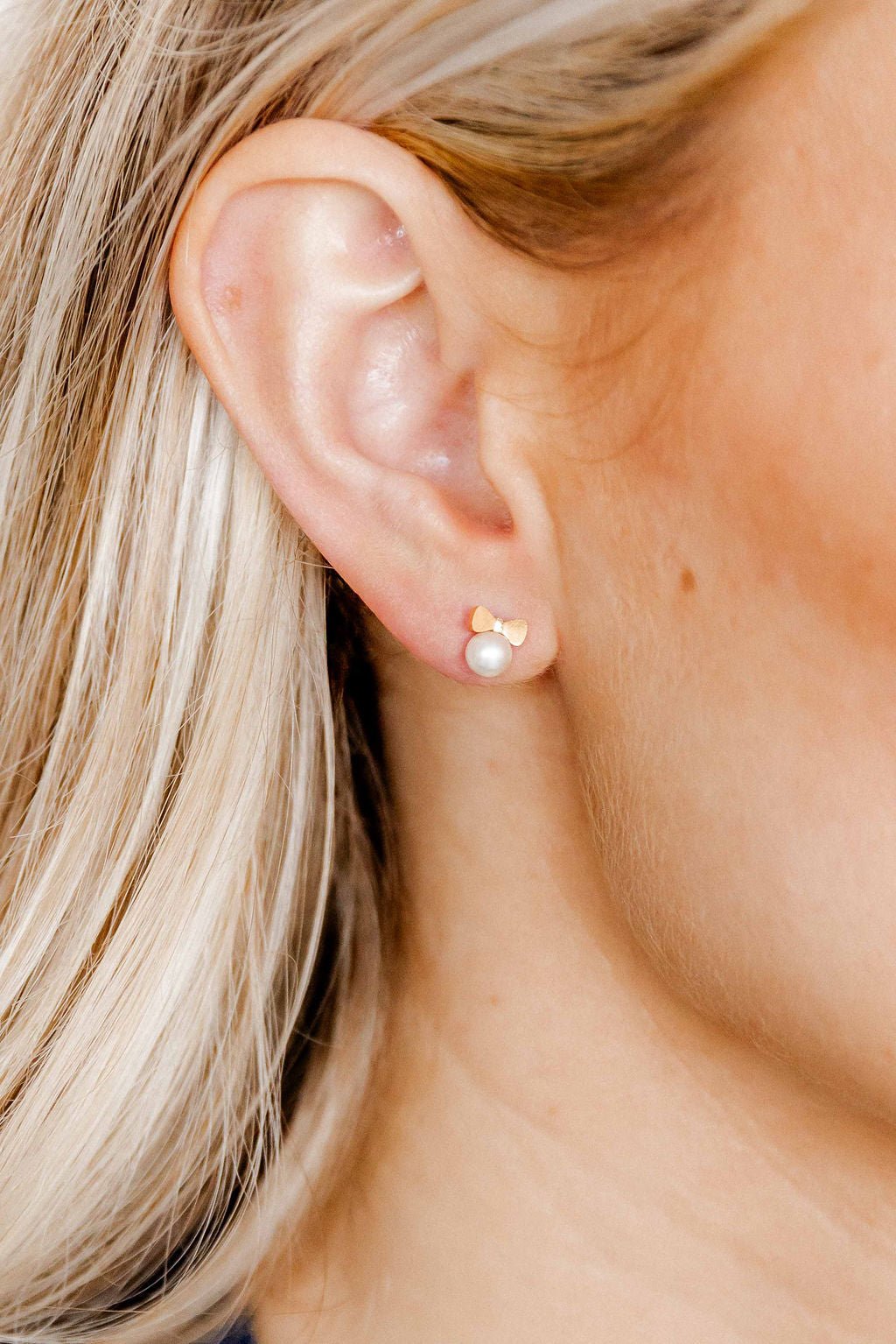 Screwback Stud Earrings - Heidi Pearl Bow - Shop LINNY CO