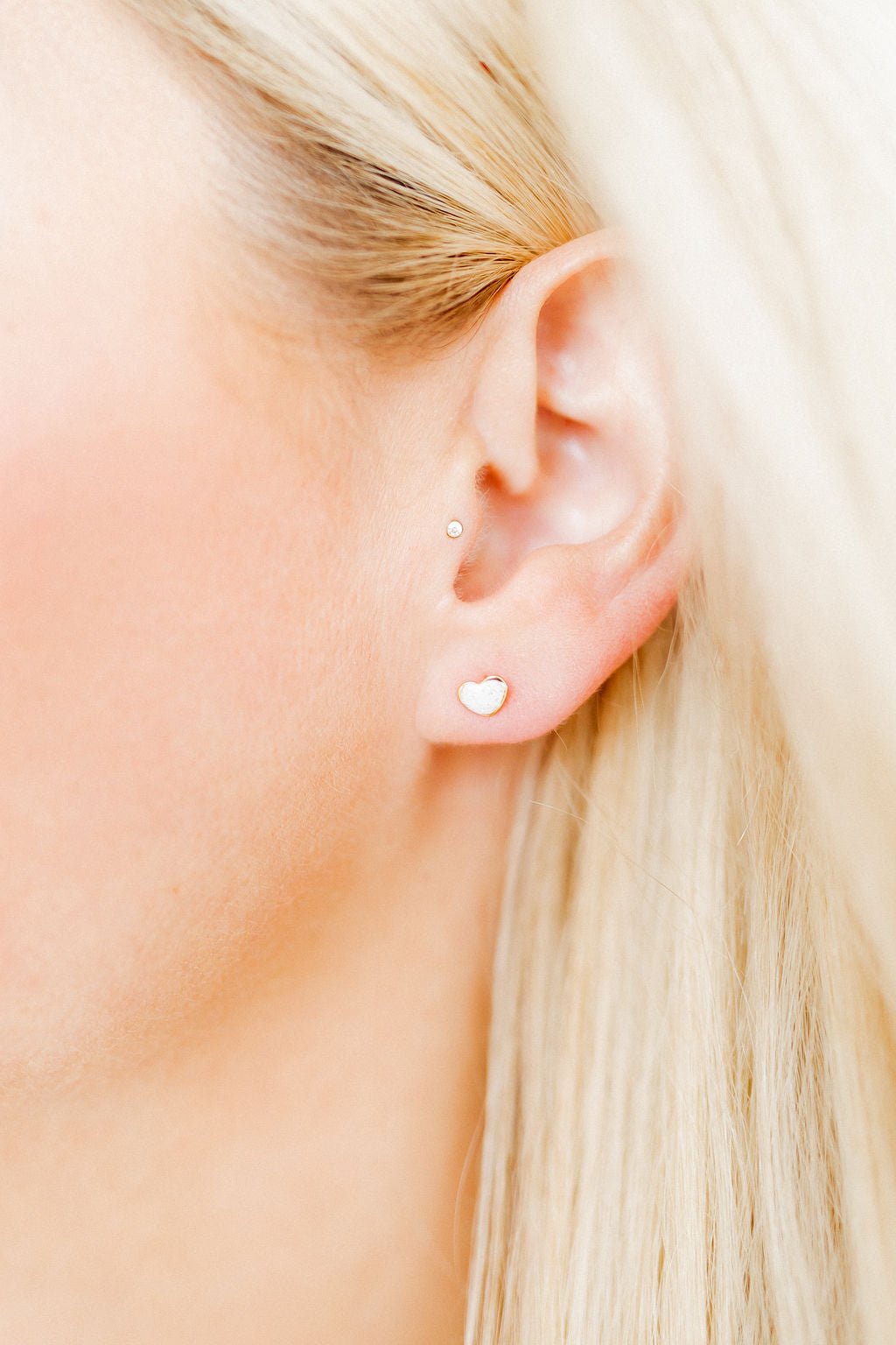 Screwback Stud Earrings - Nora Heart White - Shop LINNY CO