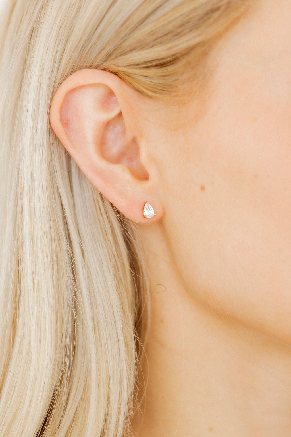 Screwback Stud Earrings - Paige Pear - Shop LINNY CO
