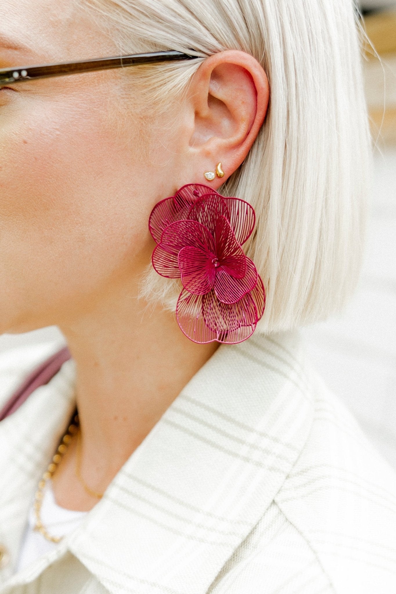 Screwback Stud Earrings - Paloma Pear Gold - Shop LINNY CO