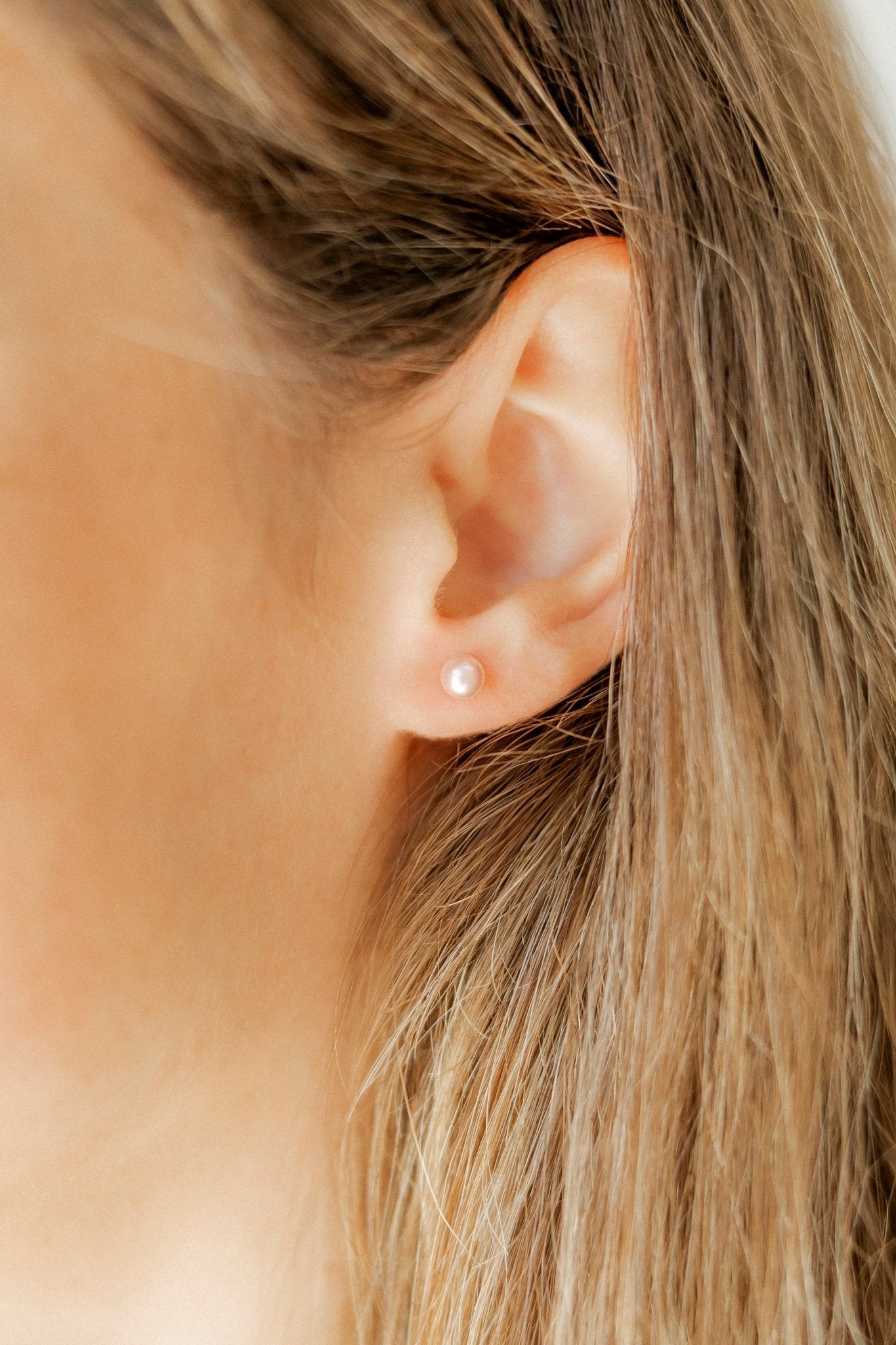Screwback Stud Earrings - Payton Pearl Pink 5mm - Shop LINNY CO