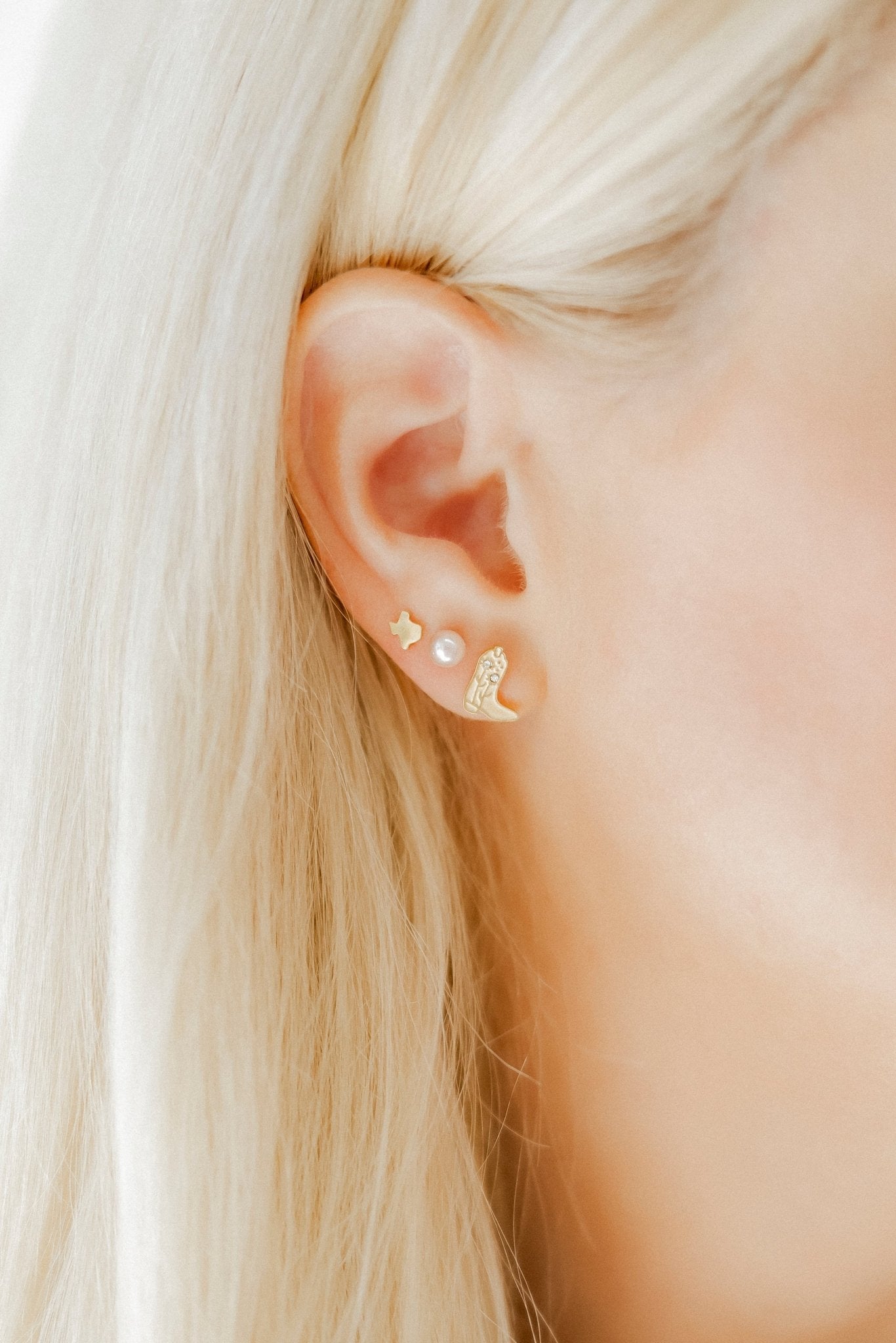 Screwback Stud Earrings - Payton Pearl Pink 5mm - Shop LINNY CO