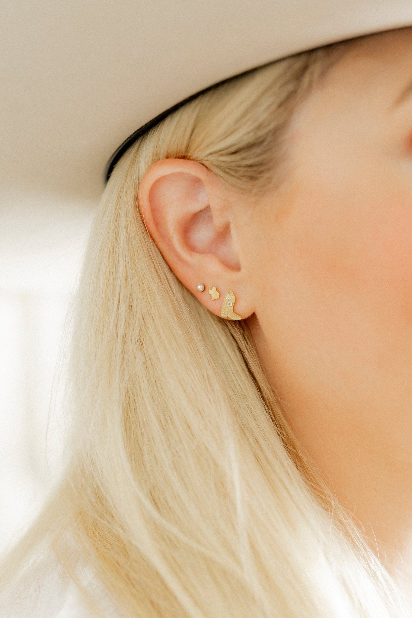 Screwback Stud Earrings - Petite Texas - Shop LINNY CO