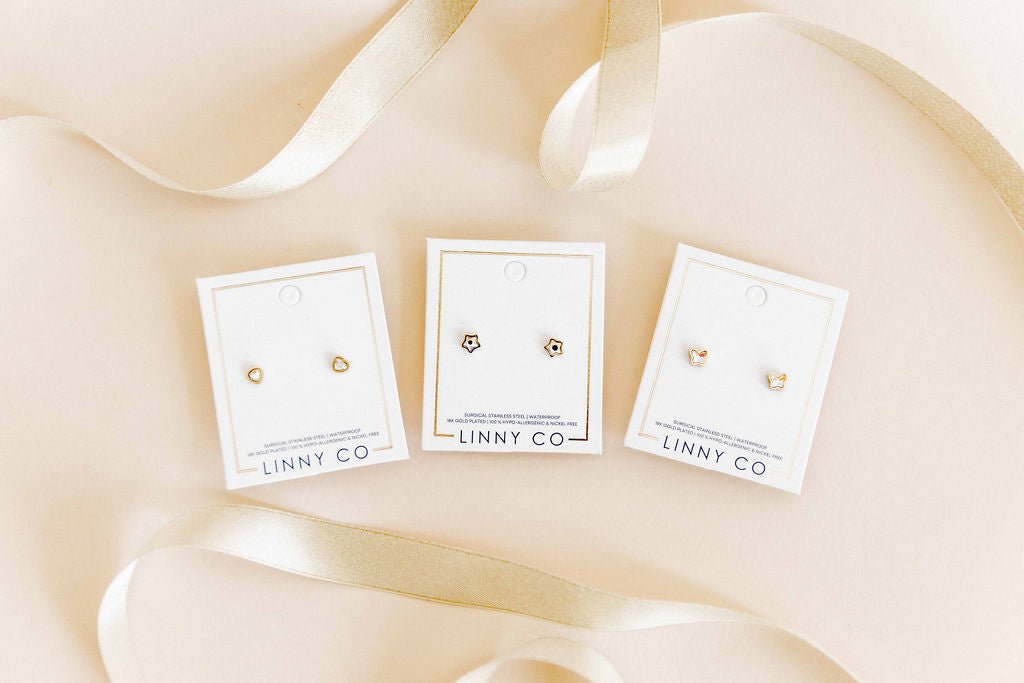 Screwback Stud Earrings - Polly Heart - Shop LINNY CO