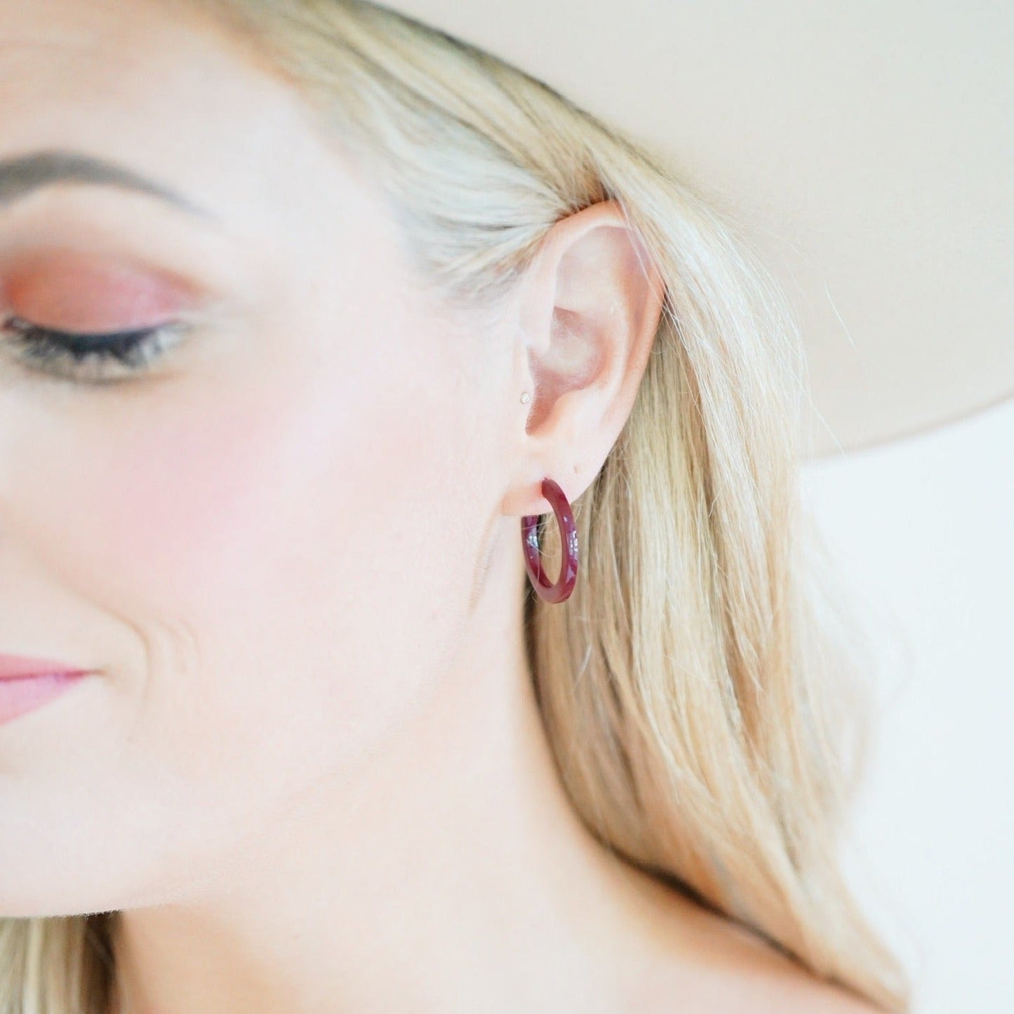 Holly Mini Hoop Earrings - Maroon - Shop LINNY CO