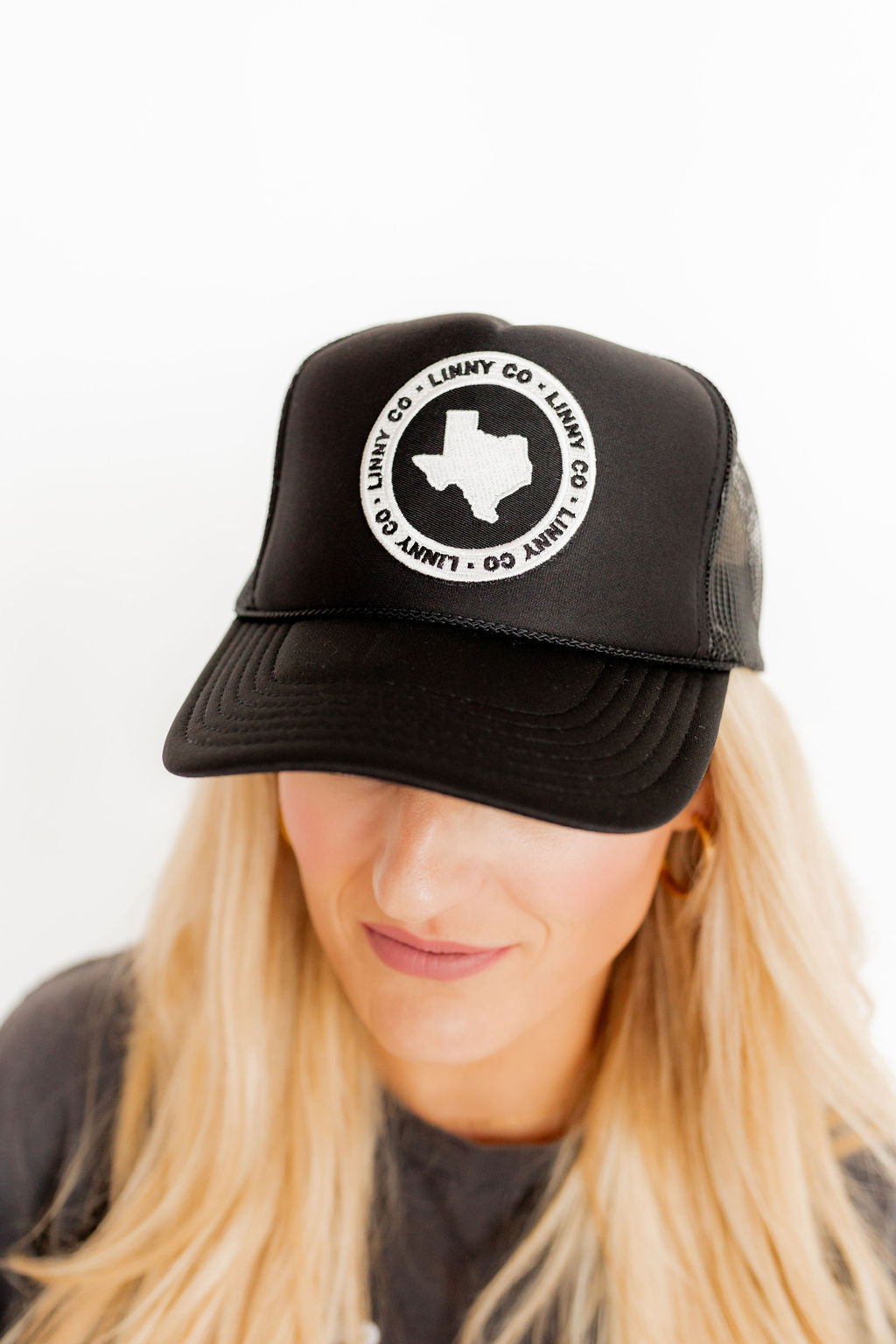 LINNY CO Black/White Texas Trucker