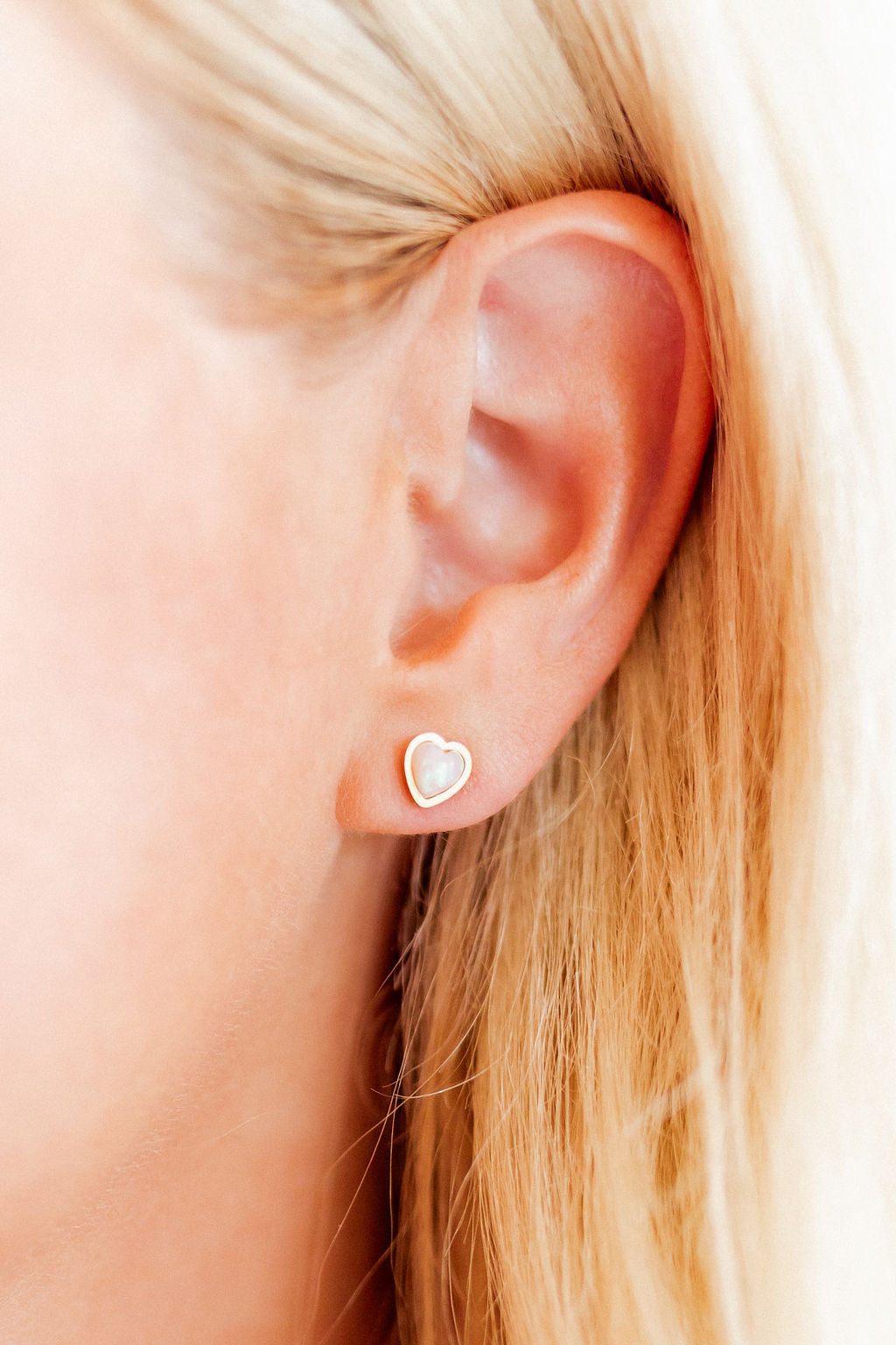 Screwback Stud Earrings - Tara White