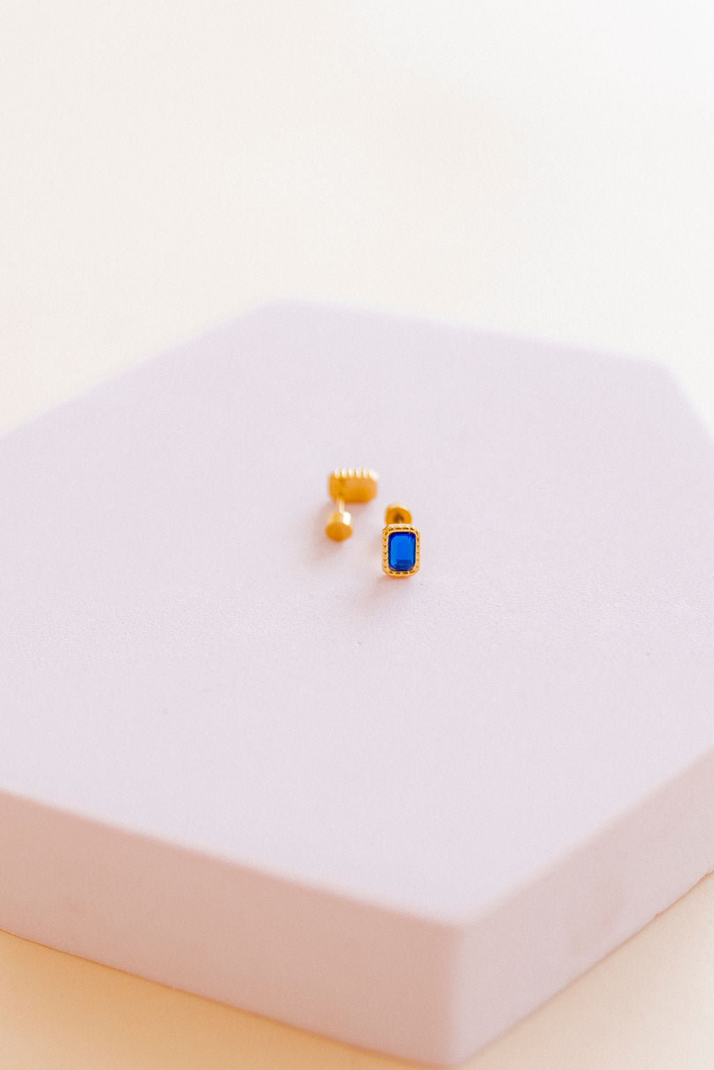 Screwback Stud Earrings - Madison Sapphire