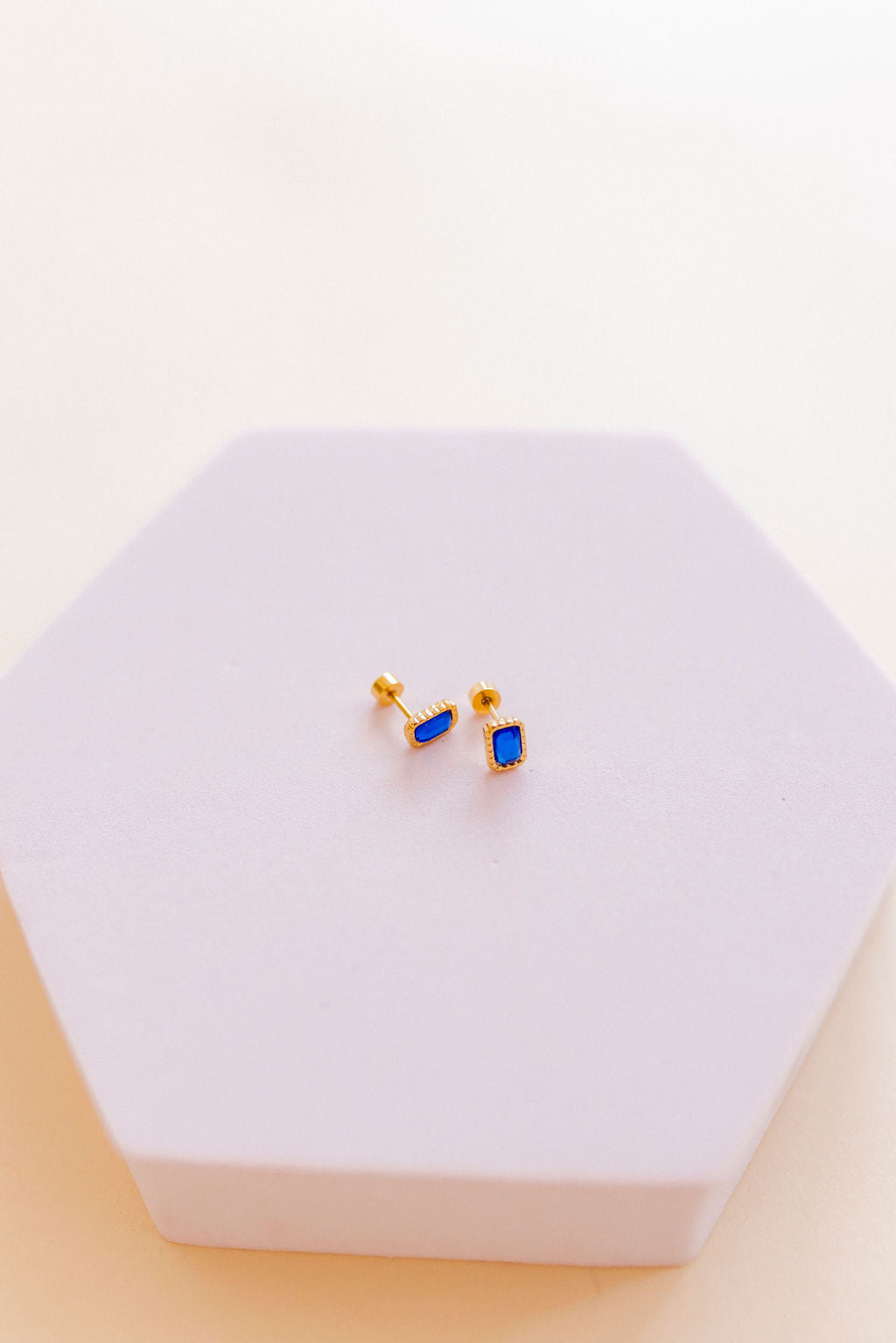 Screwback Stud Earrings - Madison Sapphire