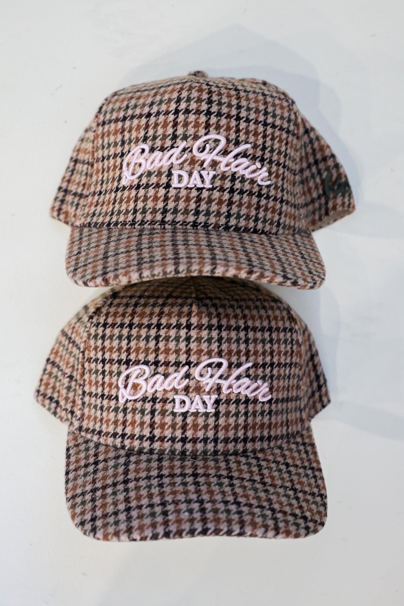 BAD HAIR DAY TWEED HOUNDSTOOTH TRUCKER HAT - Shop LINNY CO