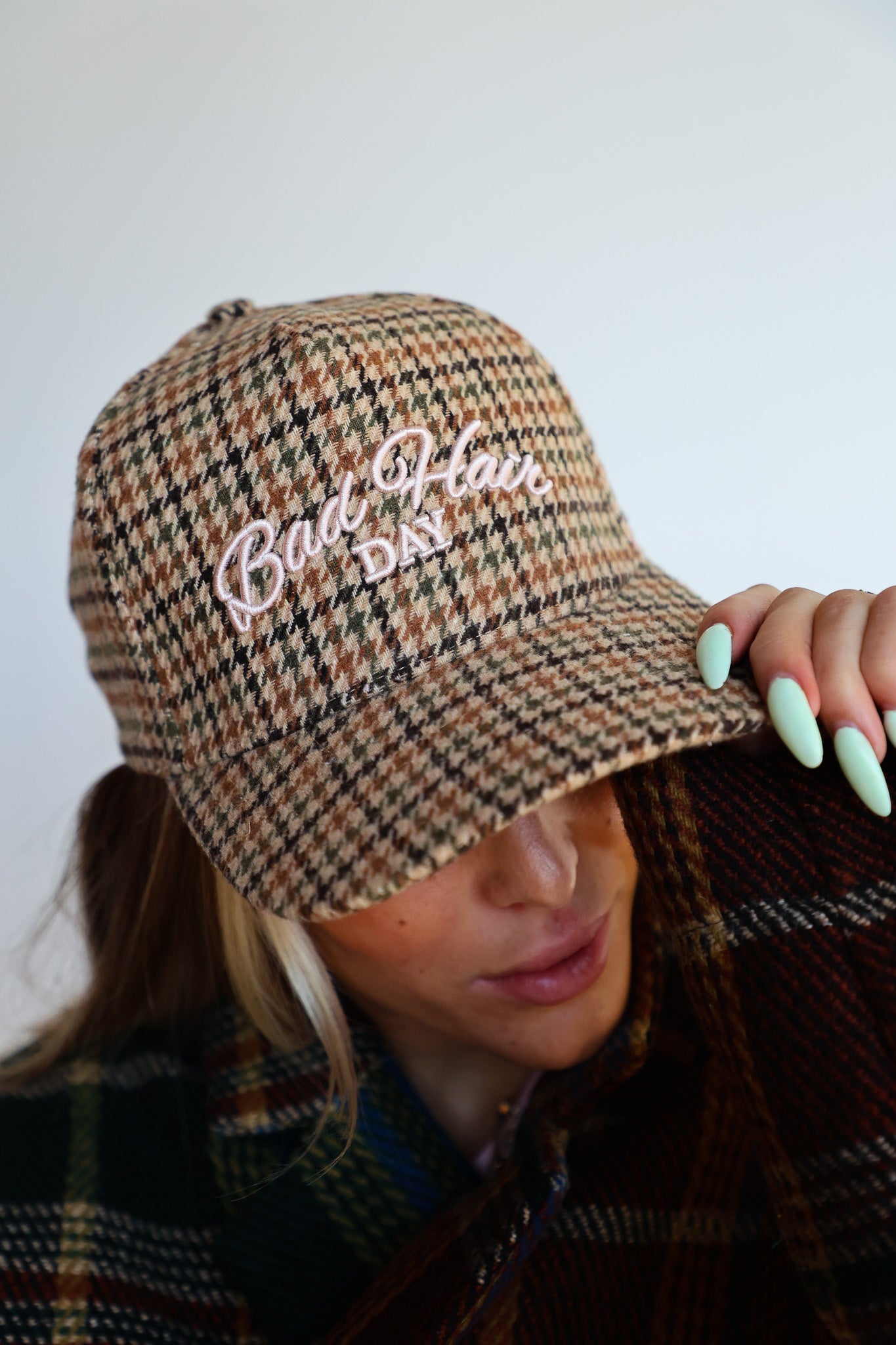 BAD HAIR DAY TWEED HOUNDSTOOTH TRUCKER HAT - Shop LINNY CO