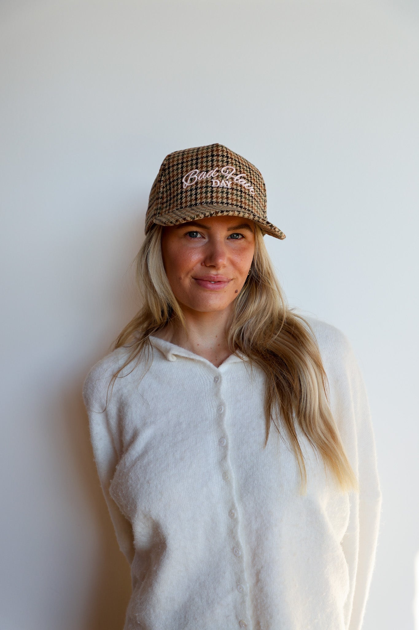 BAD HAIR DAY TWEED HOUNDSTOOTH TRUCKER HAT - Shop LINNY CO
