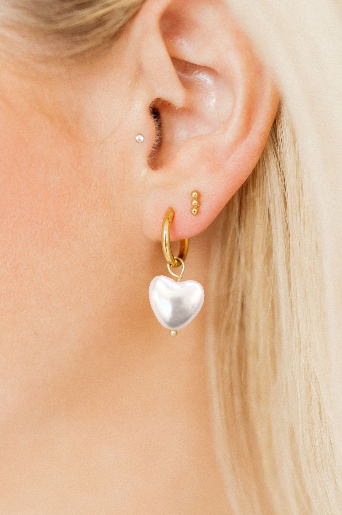 Huggie Charm Earrings - Willa Heart Gold - Shop LINNY CO