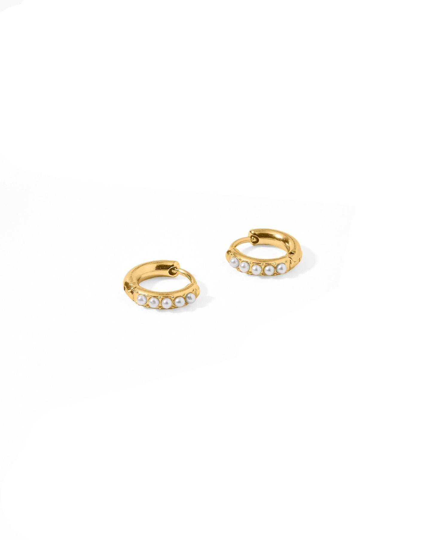 Huggie Earrings - Scarlett Hoop Gold 8mm Pearl - Shop LINNY CO