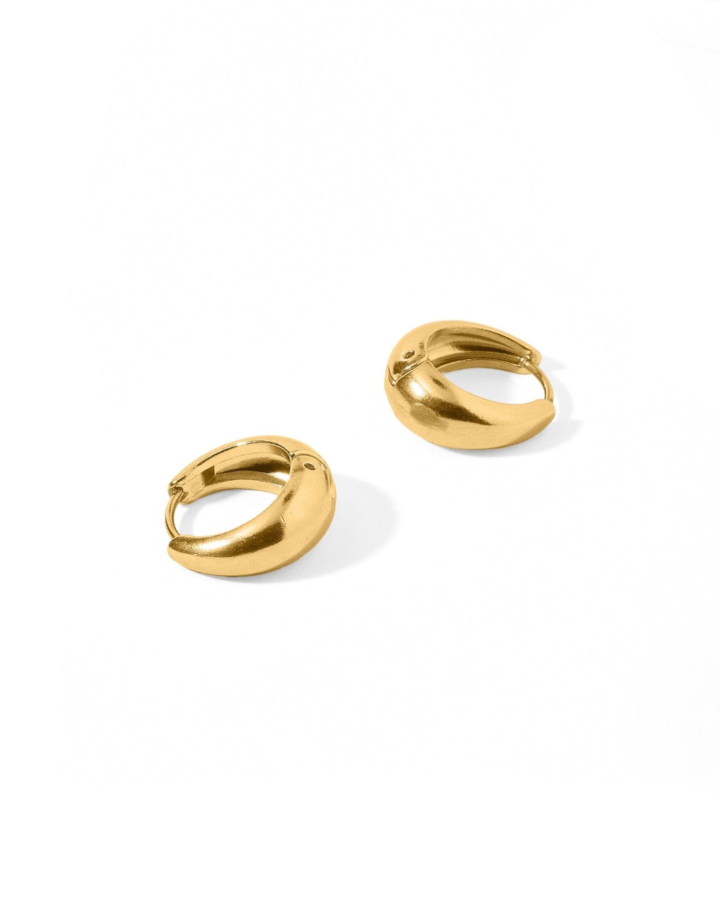 Huggie Earrings - Sunday Hoop Gold 12mm - Shop LINNY CO