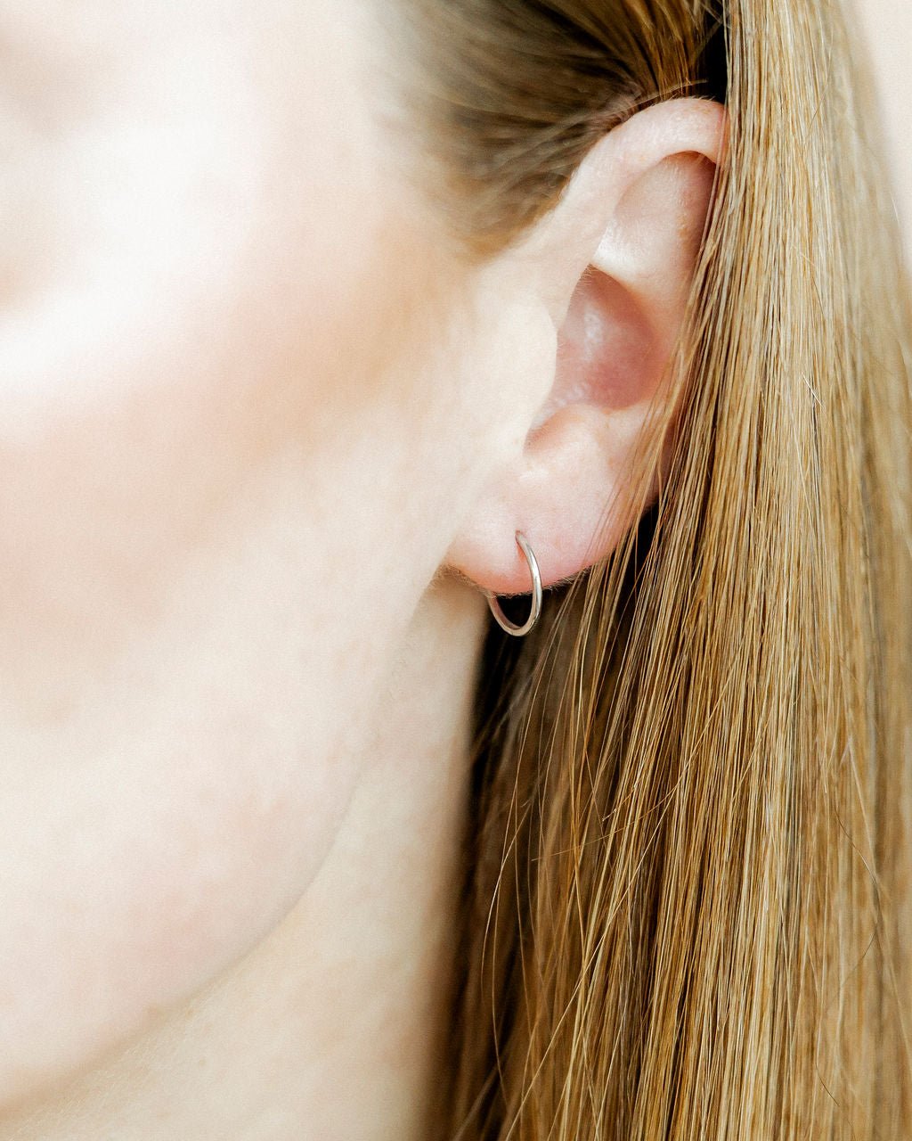 Huggie Infinity Hoop Earrings - Ava Silver 10mm - Shop LINNY CO