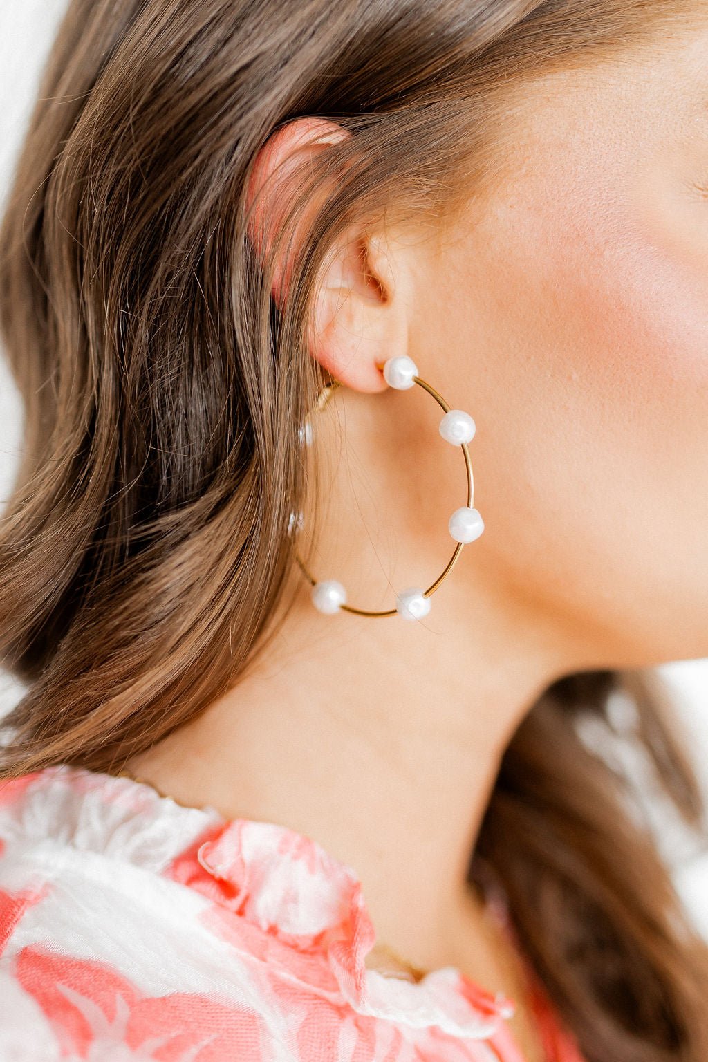 Leah Pearl Hoop Earrings - Shop LINNY CO