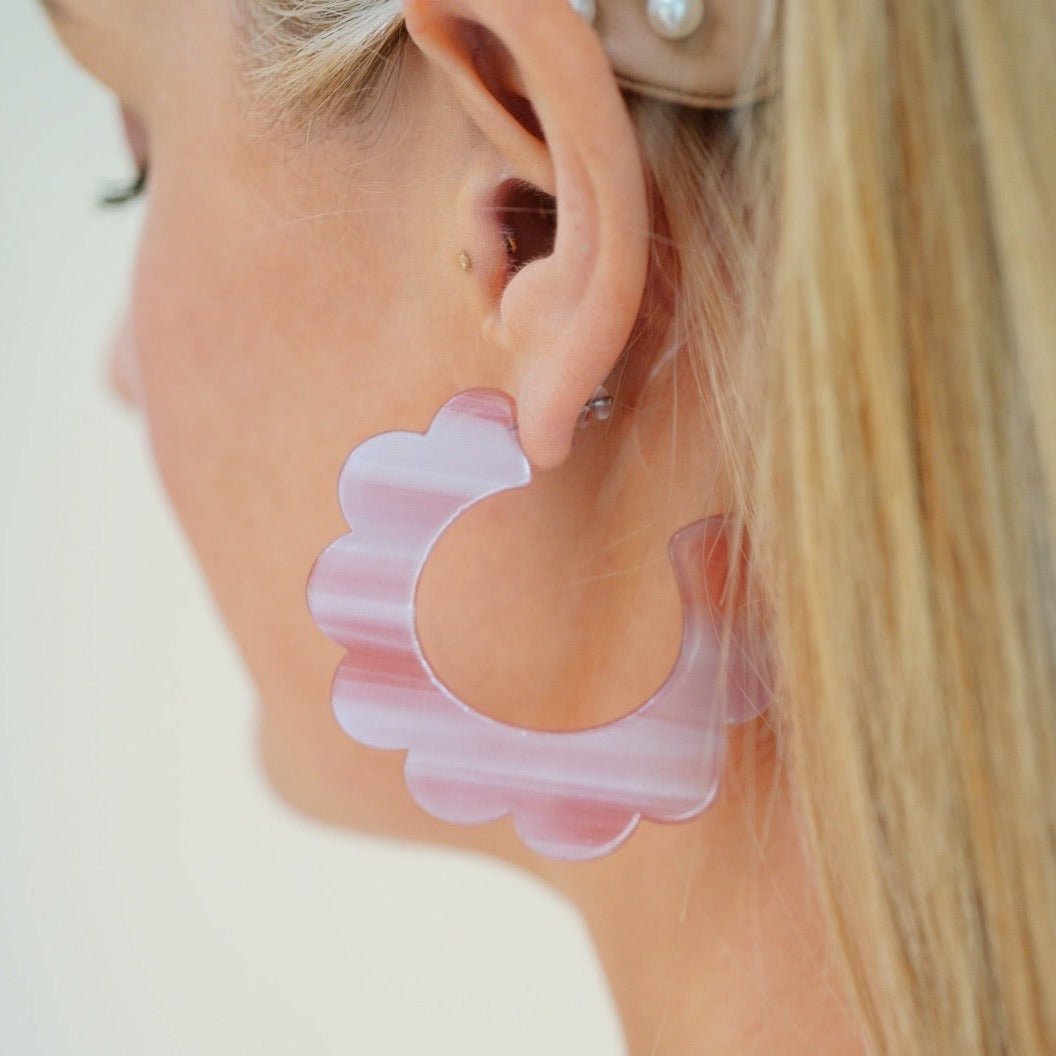 Margo Scallop Hoop Earrings - Mauve - Shop LINNY CO