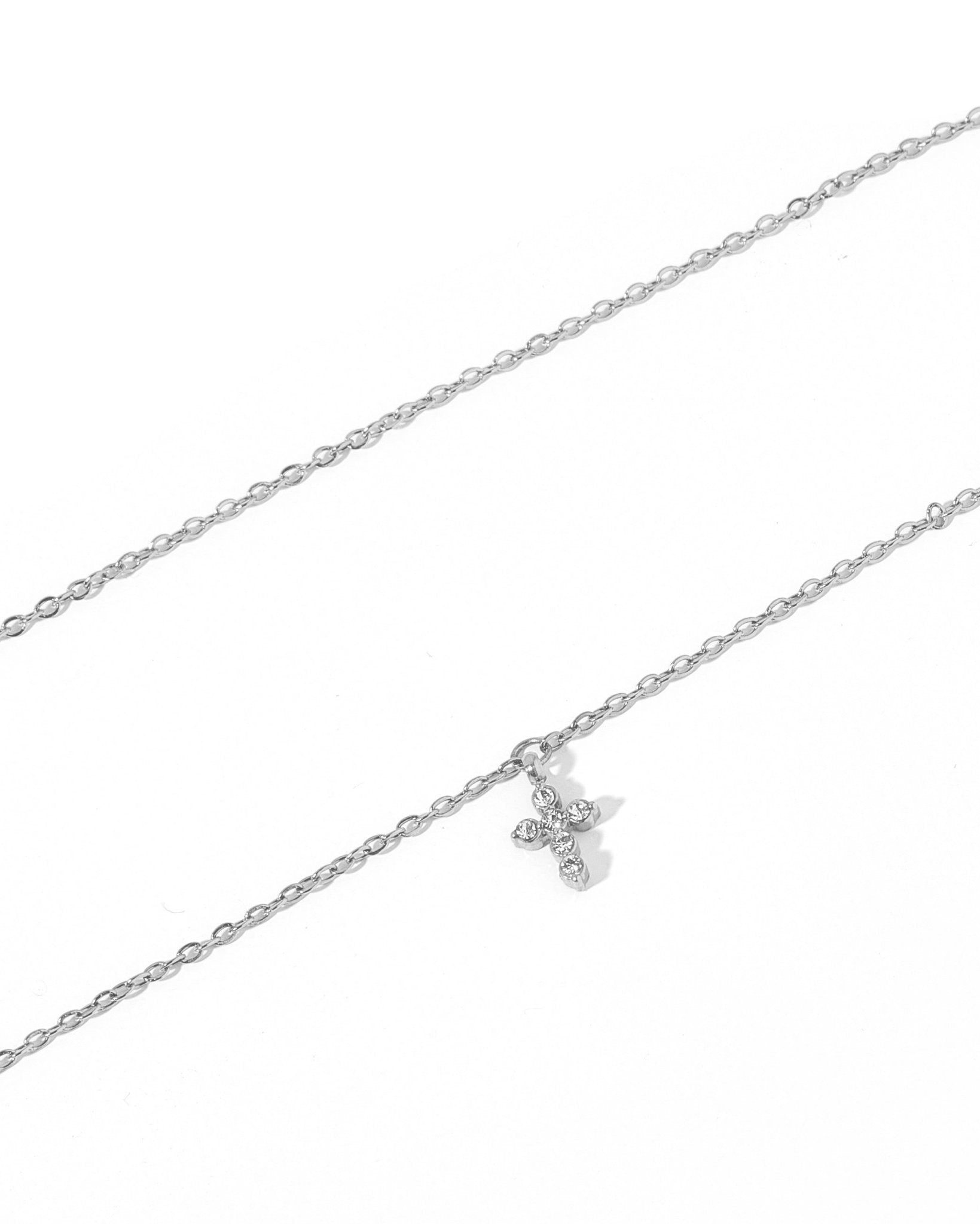 Necklace - Carly Cross Silver - Shop LINNY CO