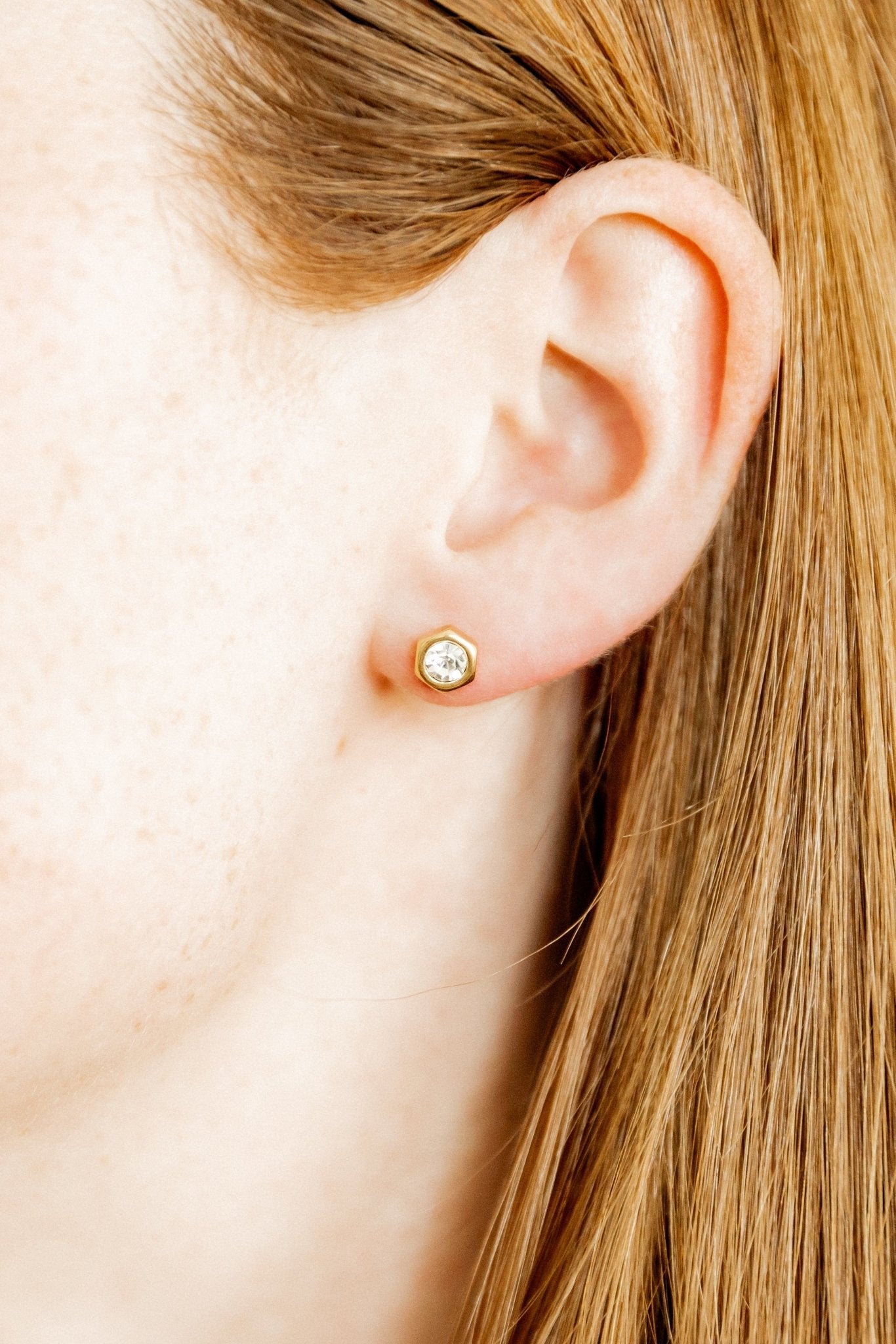 Screwback Stud Earrings - Addison Clear Gold - Shop LINNY CO